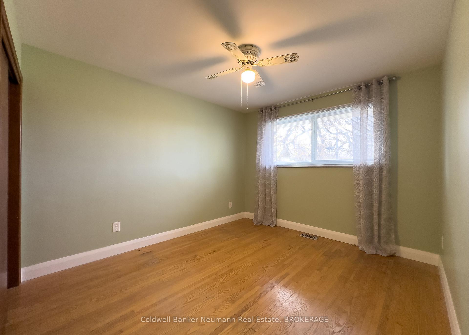 Photo 11 of Unit UPPER, 26 Balmoral Drive, Guelph, Riverside Park — HOMEH