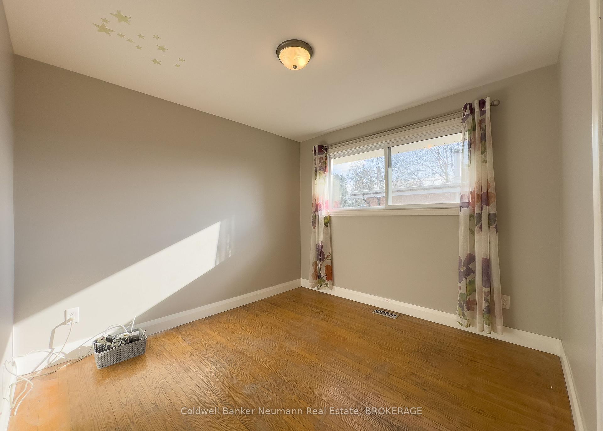 Photo 17 of Unit UPPER, 26 Balmoral Drive, Guelph, Riverside Park — HOMEH