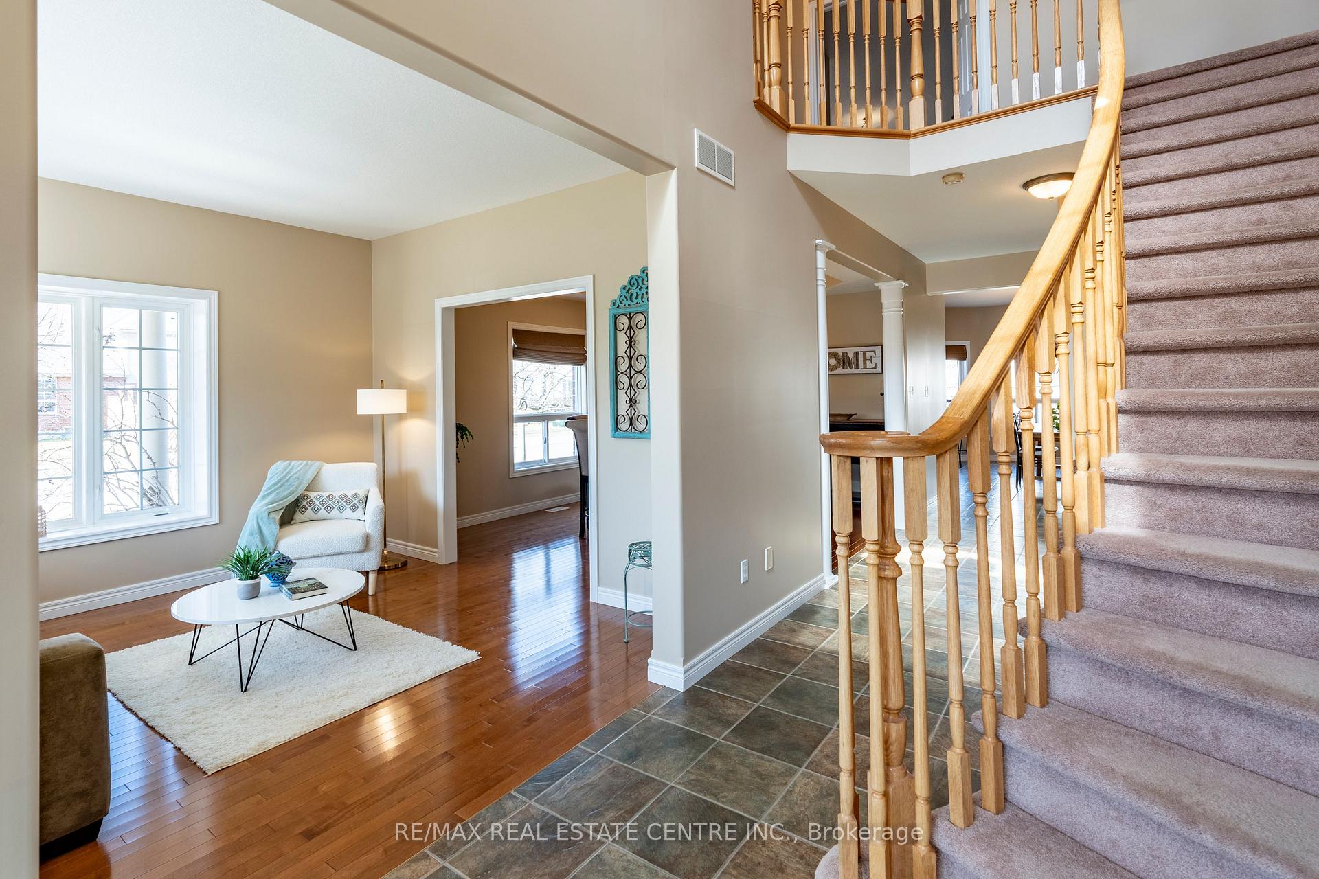 Photo 9 of 30 Mcgarr Court, Guelph, Pineridge/Westminster Woods — HOMEH