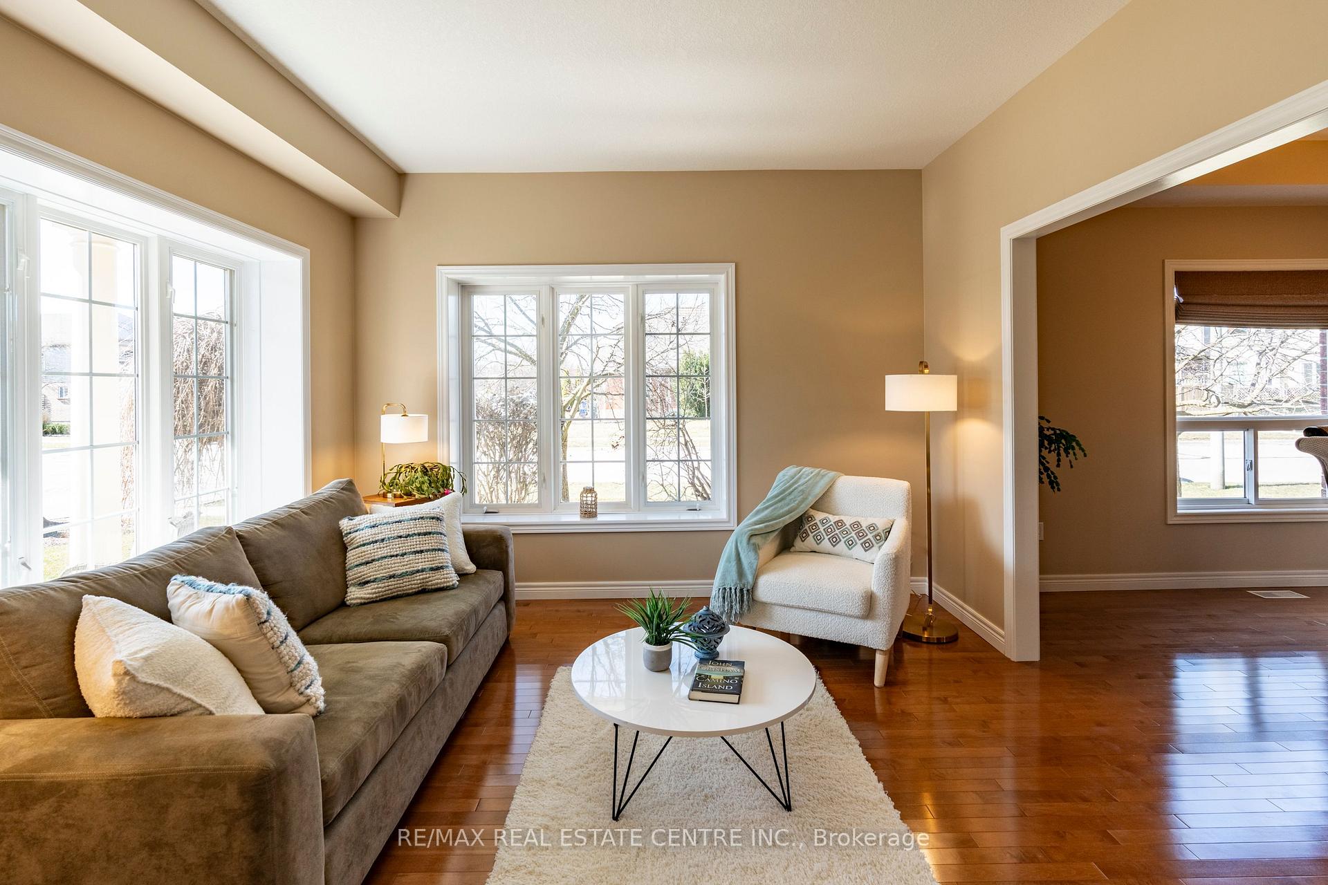 Photo 12 of 30 Mcgarr Court, Guelph, Pineridge/Westminster Woods — HOMEH
