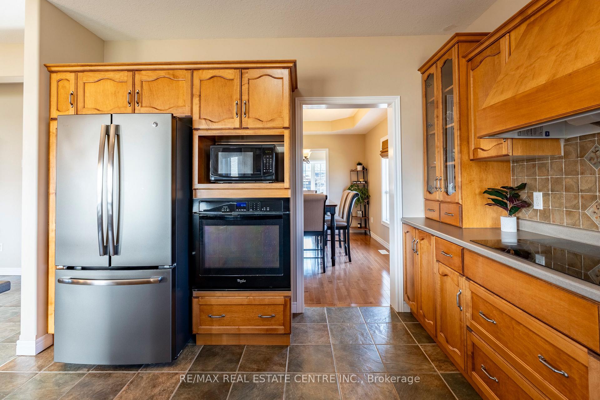 Photo 19 of 30 Mcgarr Court, Guelph, Pineridge/Westminster Woods — HOMEH