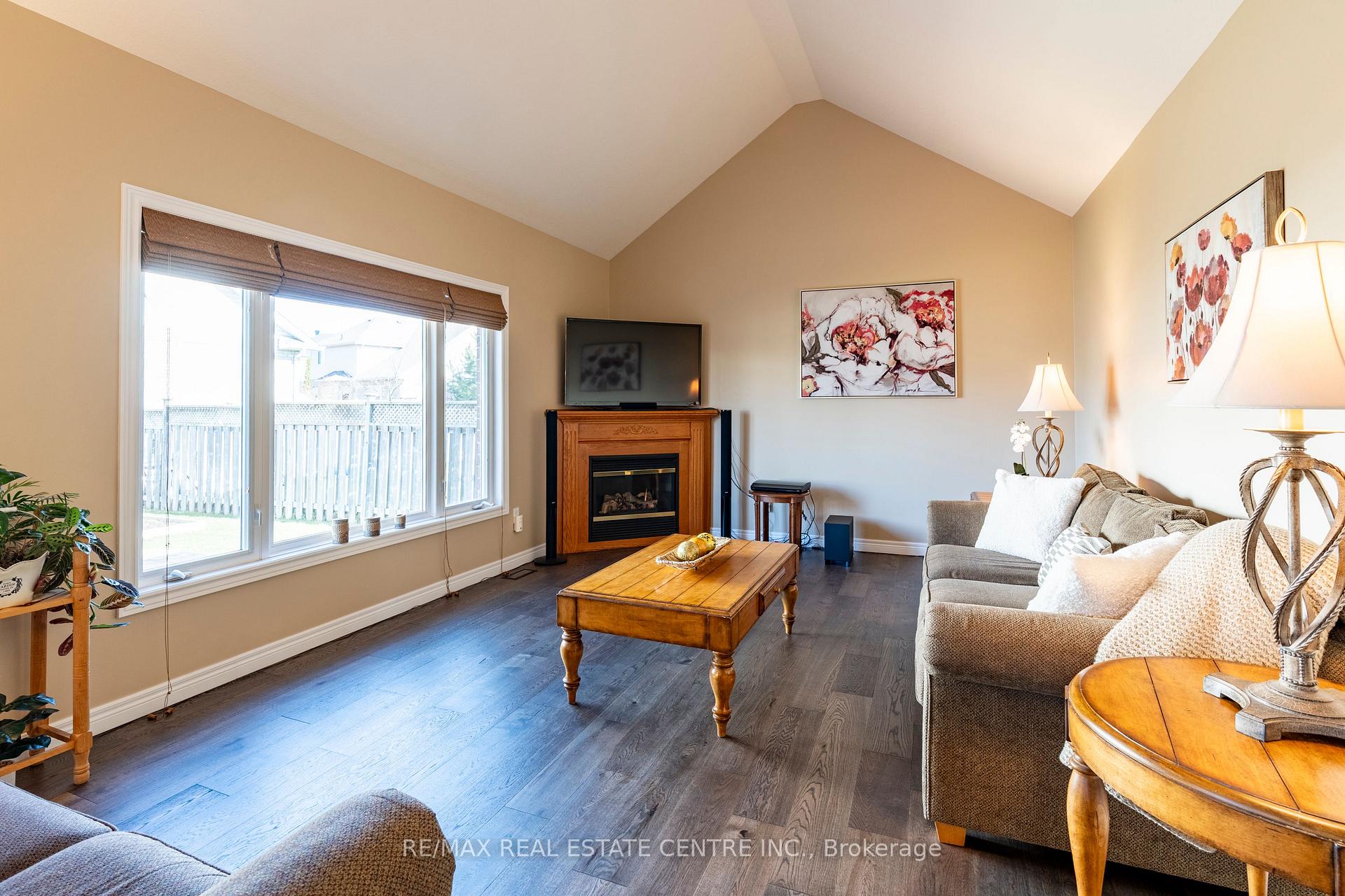 Photo 20 of 30 Mcgarr Court, Guelph, Pineridge/Westminster Woods — HOMEH