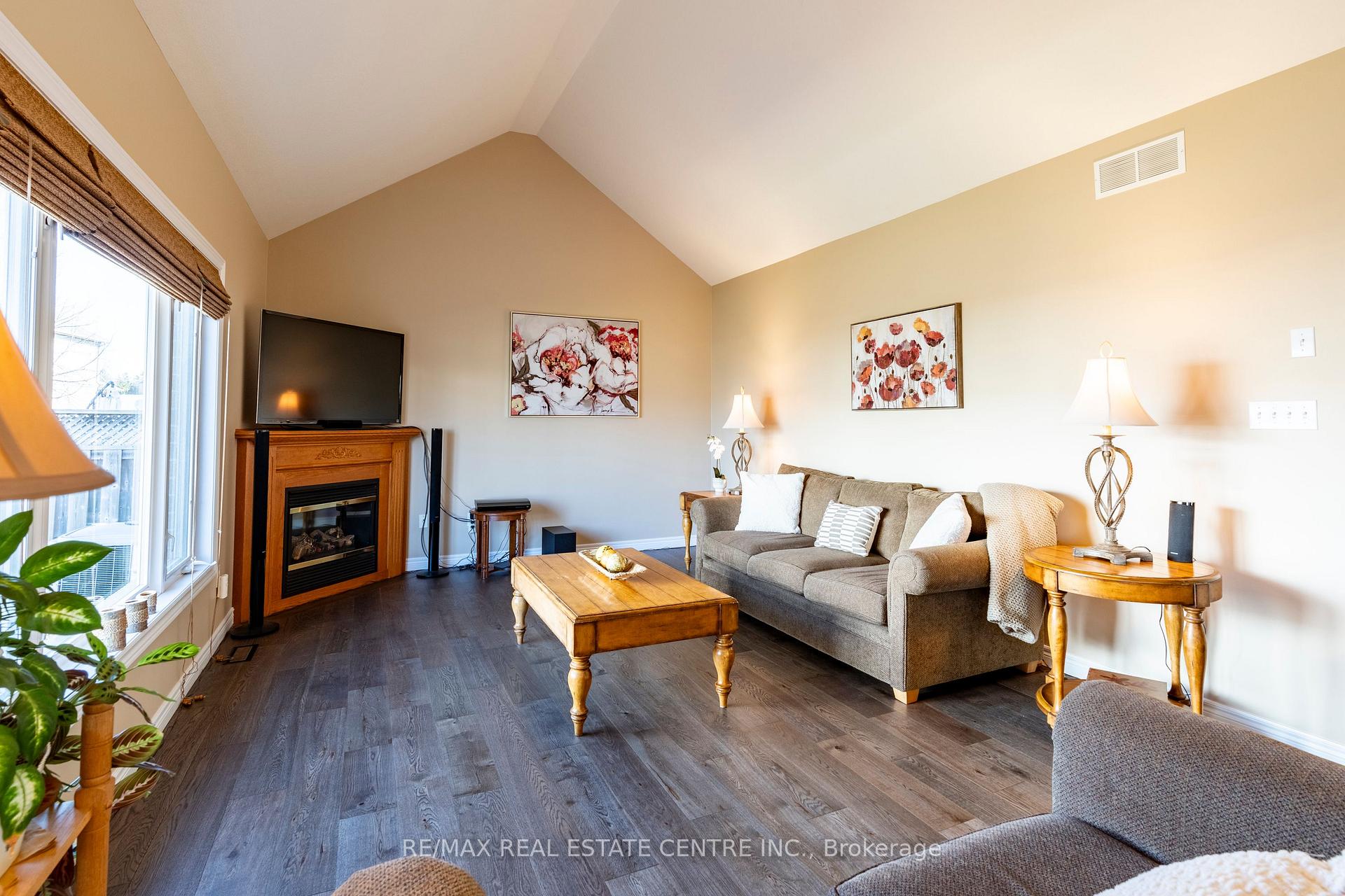 Photo 21 of 30 Mcgarr Court, Guelph, Pineridge/Westminster Woods — HOMEH