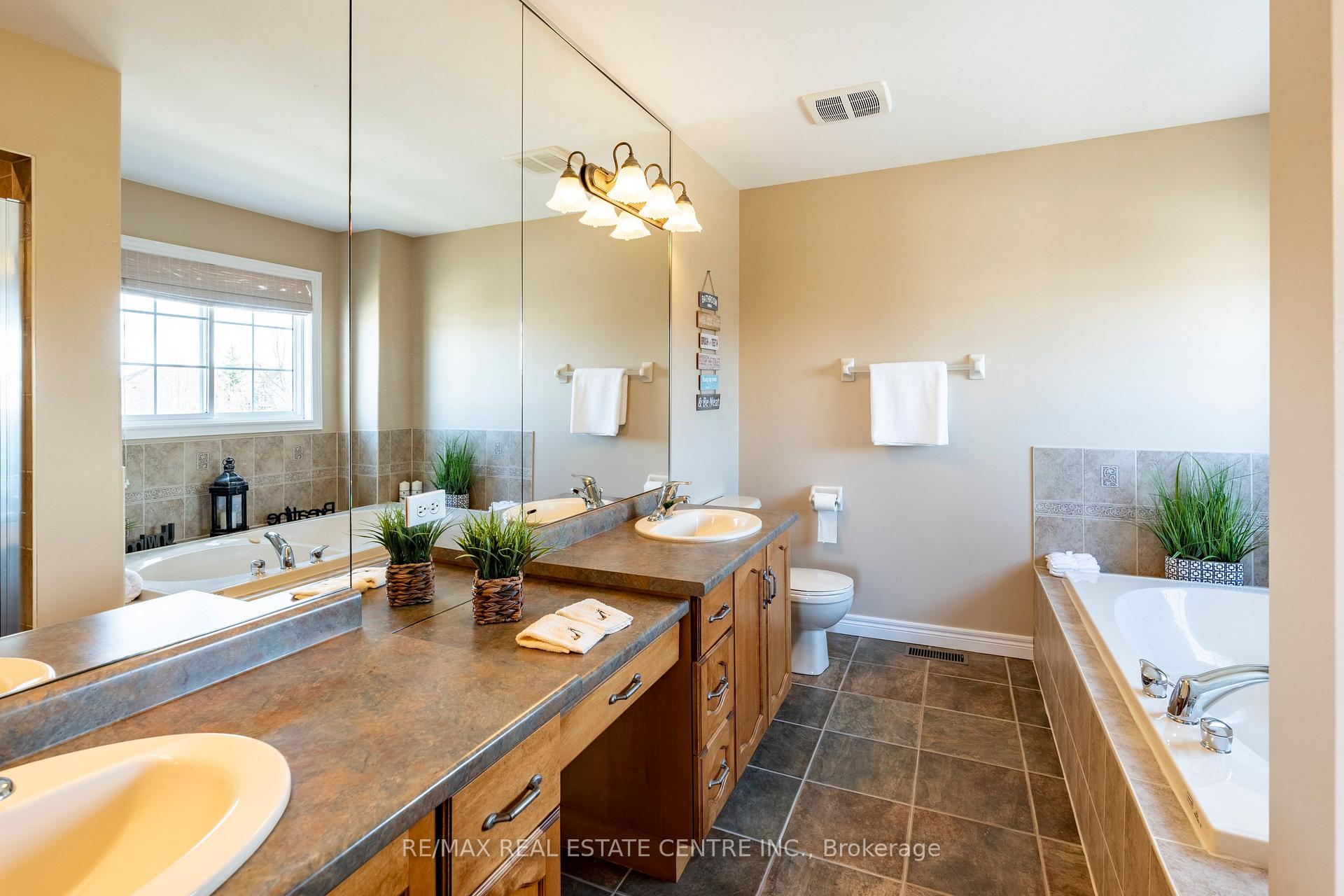 Photo 34 of 30 Mcgarr Court, Guelph, Pineridge/Westminster Woods — HOMEH