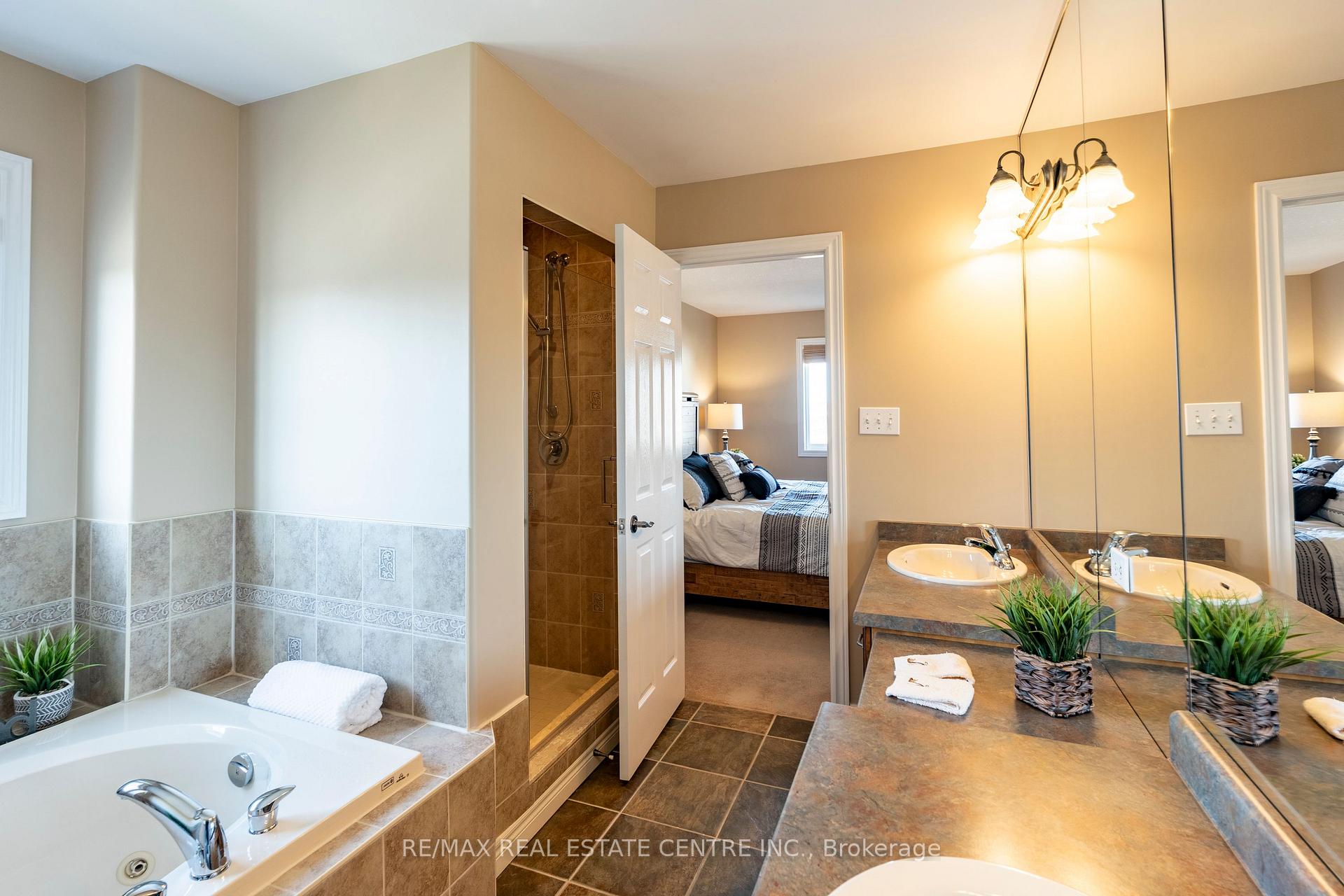 Photo 36 of 30 Mcgarr Court, Guelph, Pineridge/Westminster Woods — HOMEH