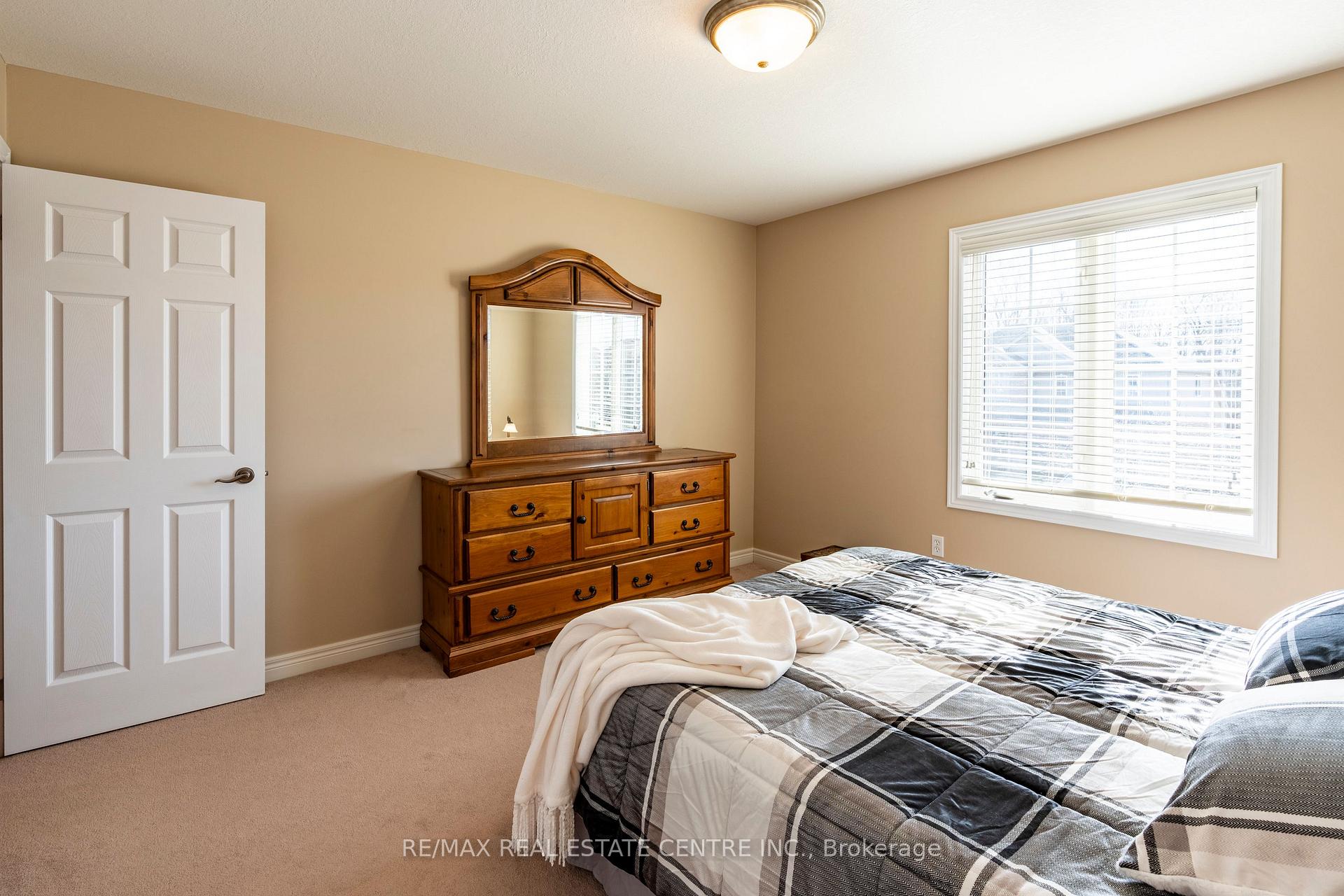 Photo 38 of 30 Mcgarr Court, Guelph, Pineridge/Westminster Woods — HOMEH