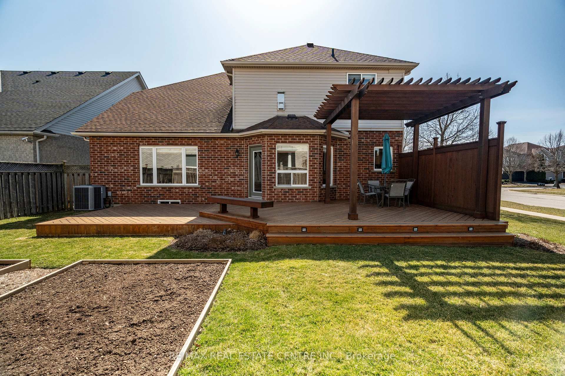 Photo 49 of 30 Mcgarr Court, Guelph, Pineridge/Westminster Woods — HOMEH