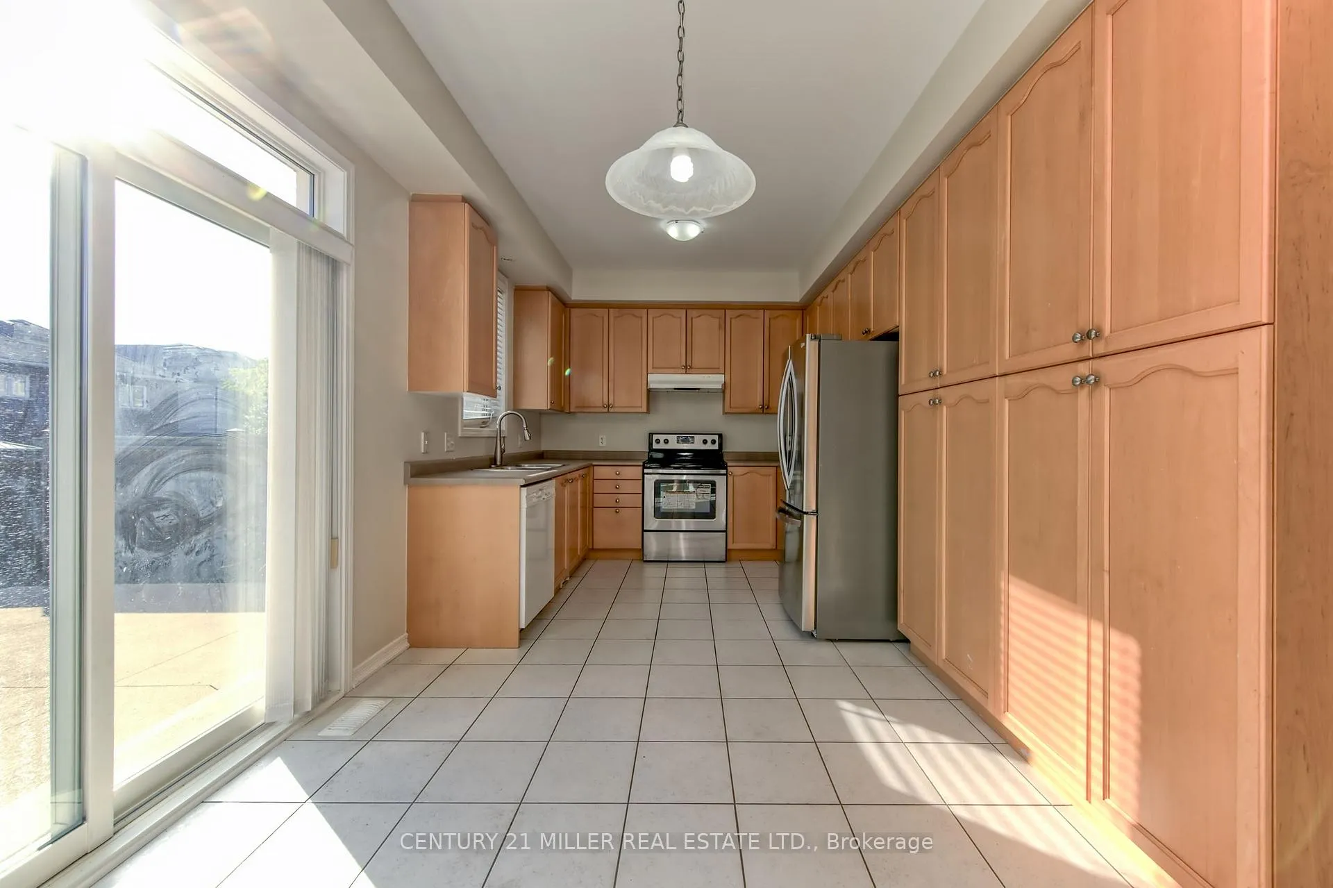 Photo 7 of 126 Merrilee Crescent, Hamilton, Crerar — HOMEH