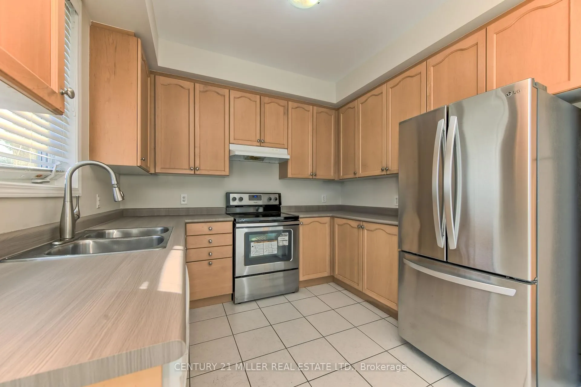 Photo 9 of 126 Merrilee Crescent, Hamilton, Crerar — HOMEH