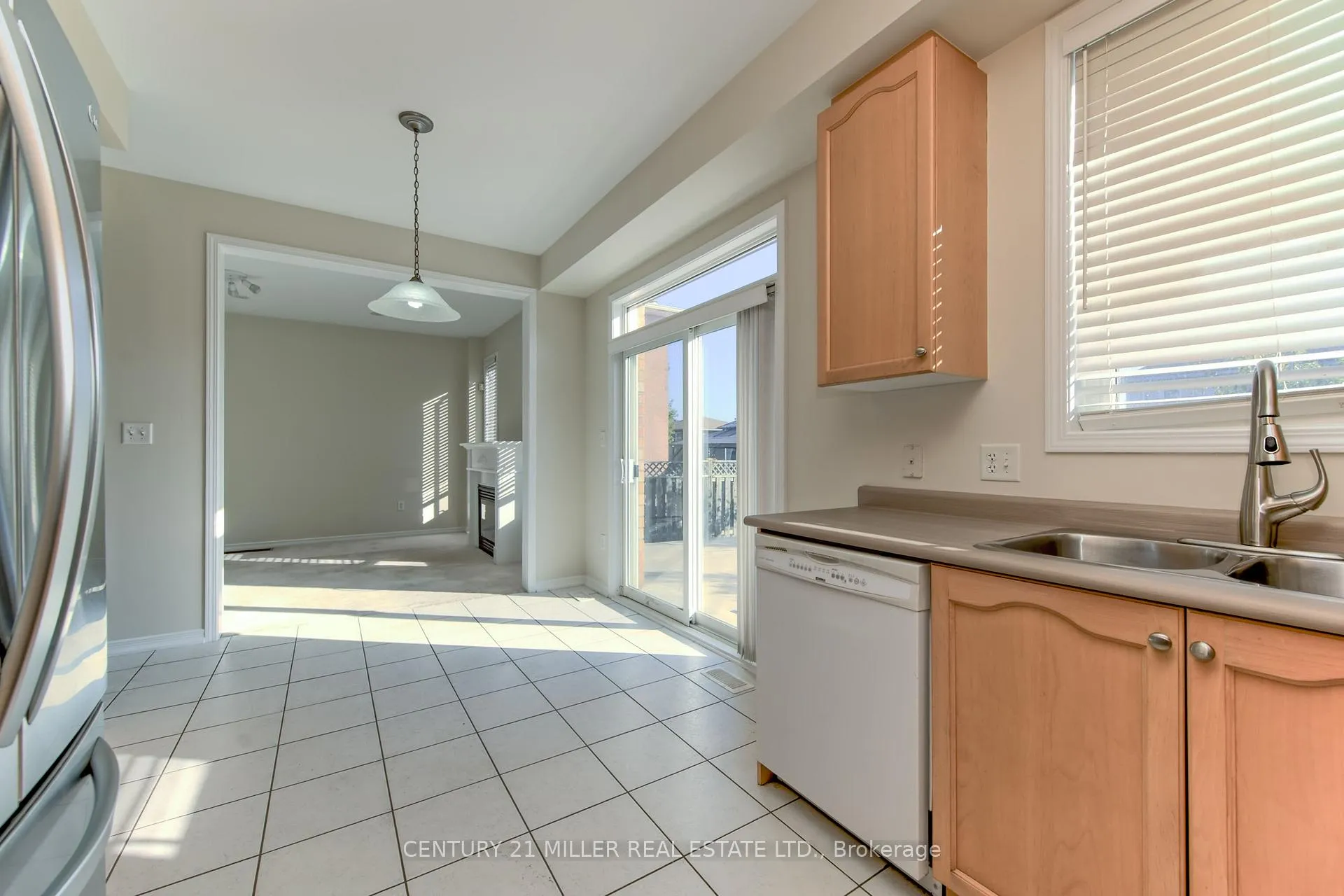 Photo 10 of 126 Merrilee Crescent, Hamilton, Crerar — HOMEH