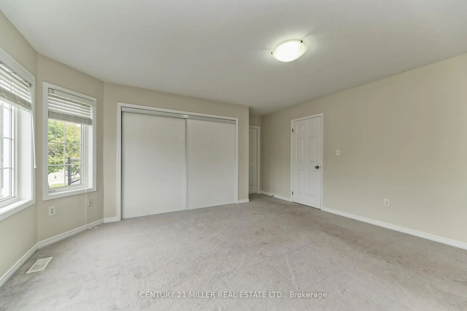 Photo 13 of 126 Merrilee Crescent, Hamilton, Crerar — HOMEH