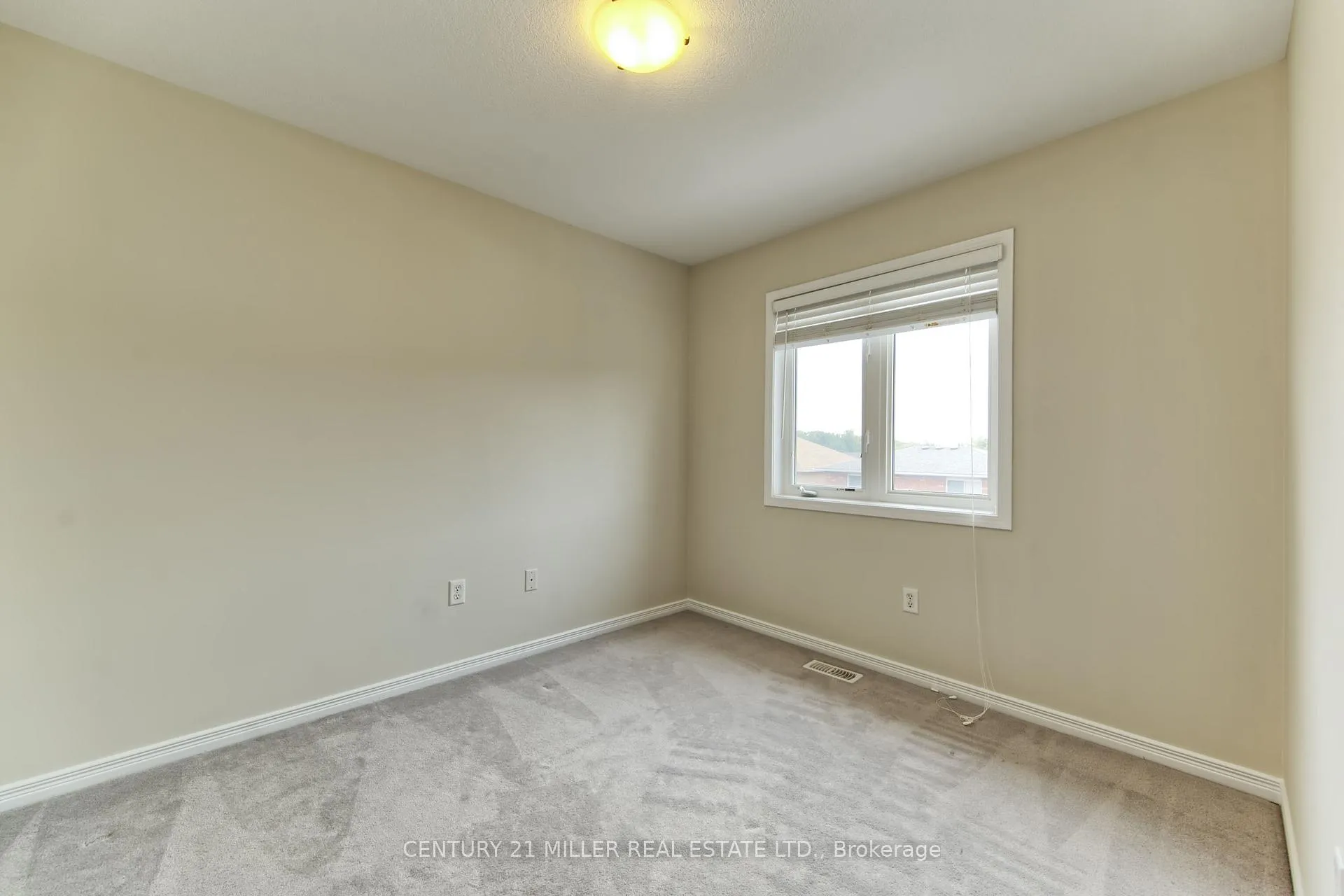 Photo 15 of 126 Merrilee Crescent, Hamilton, Crerar — HOMEH