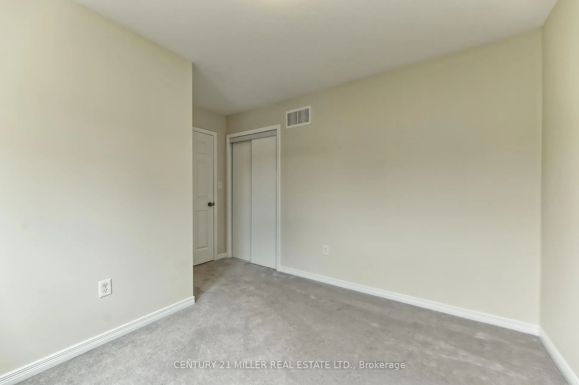 Photo 16 of 126 Merrilee Crescent, Hamilton, Crerar — HOMEH