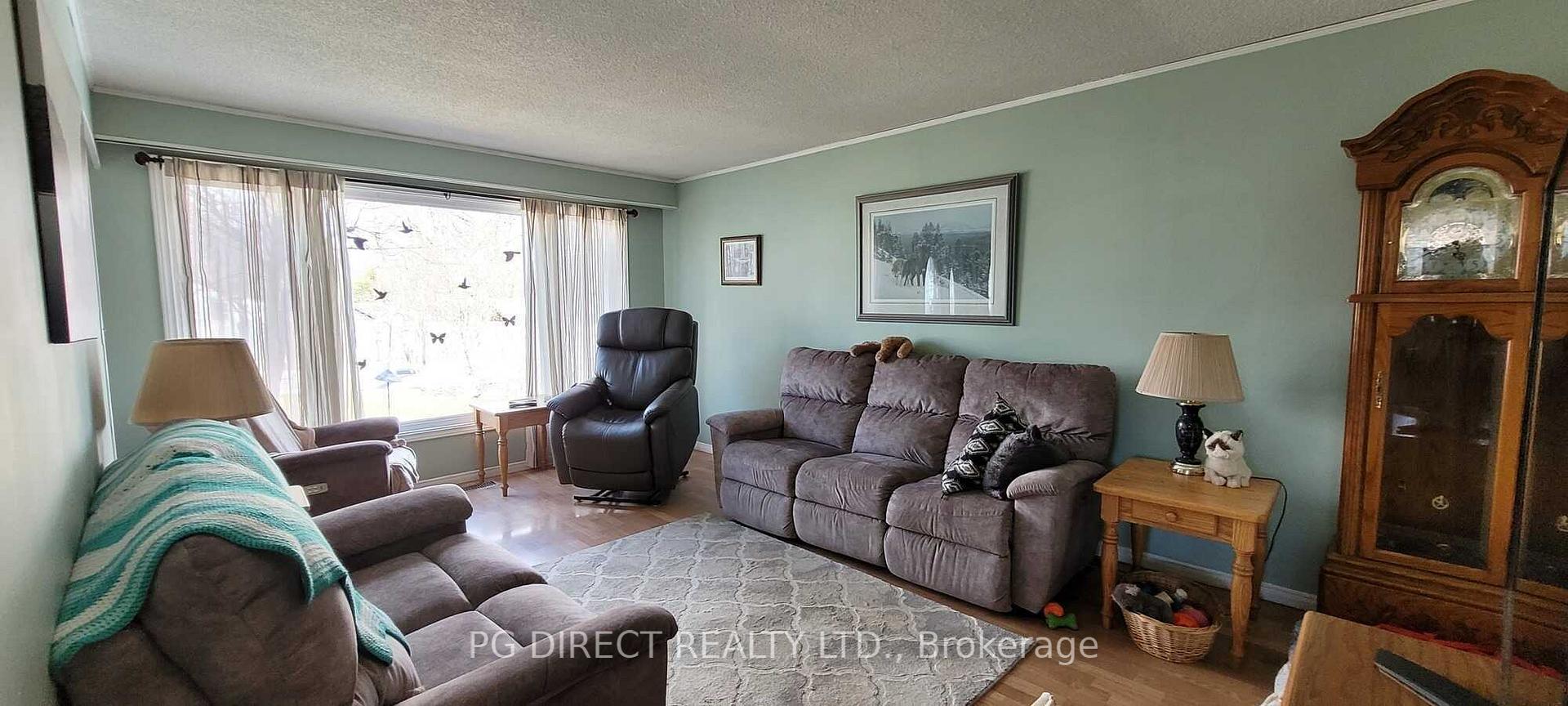 Photo 4 of 281 Palmer Street, Guelph, St. George's — HOMEH