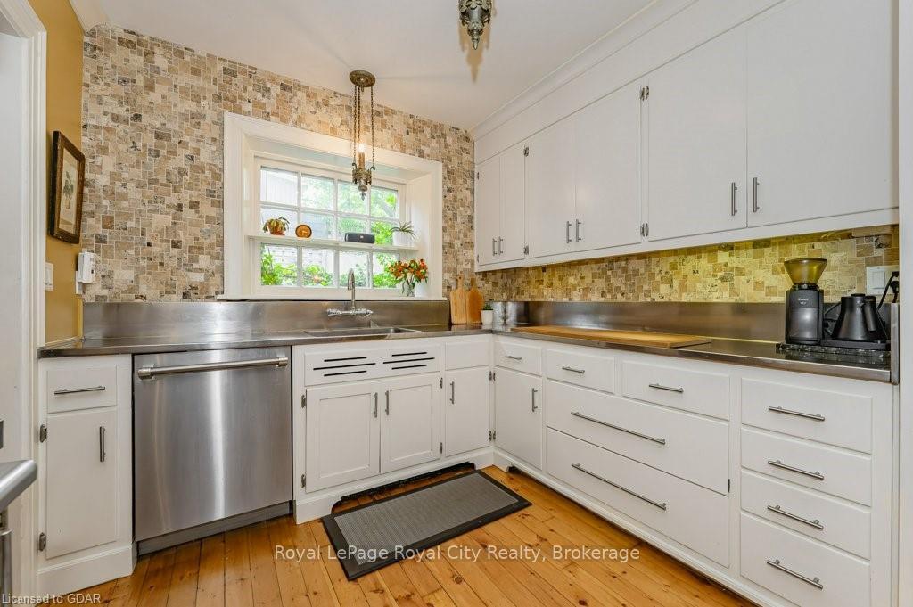 Photo 21 of 134 Dublin Street N, Guelph, Downtown — HOMEH