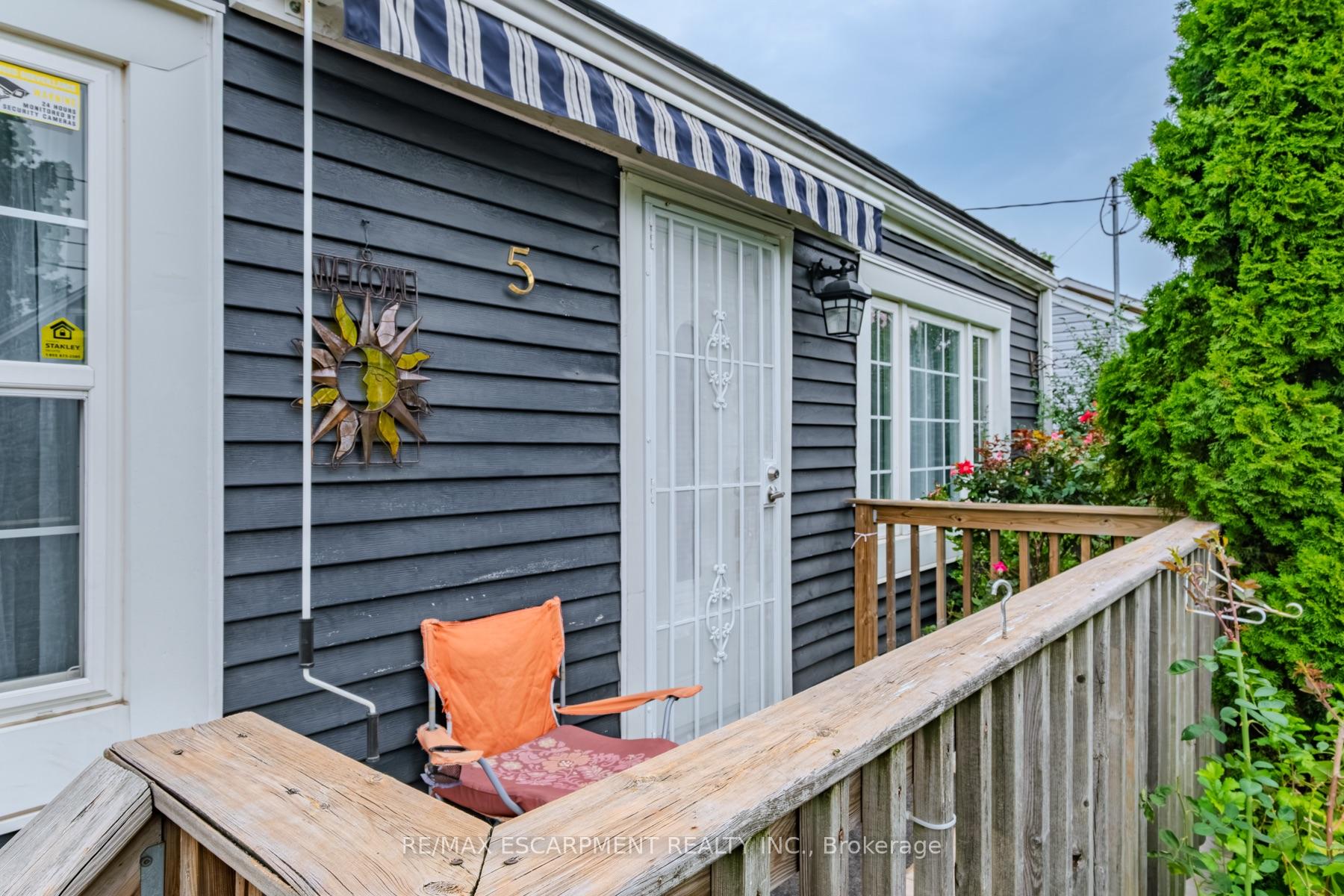 Photo 3 of 5 Dalhousie Avenue, Hamilton, Crown Point — HOMEH