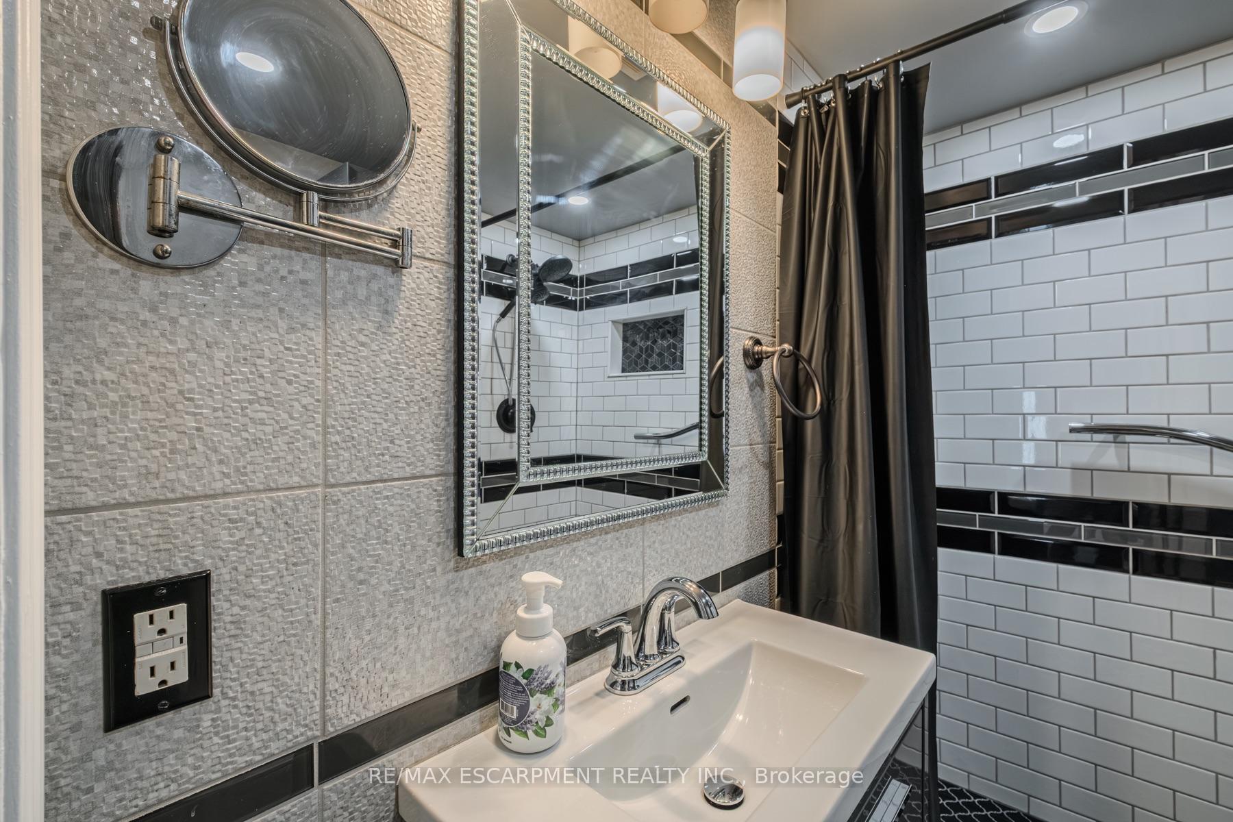 Photo 22 of 5 Dalhousie Avenue, Hamilton, Crown Point — HOMEH