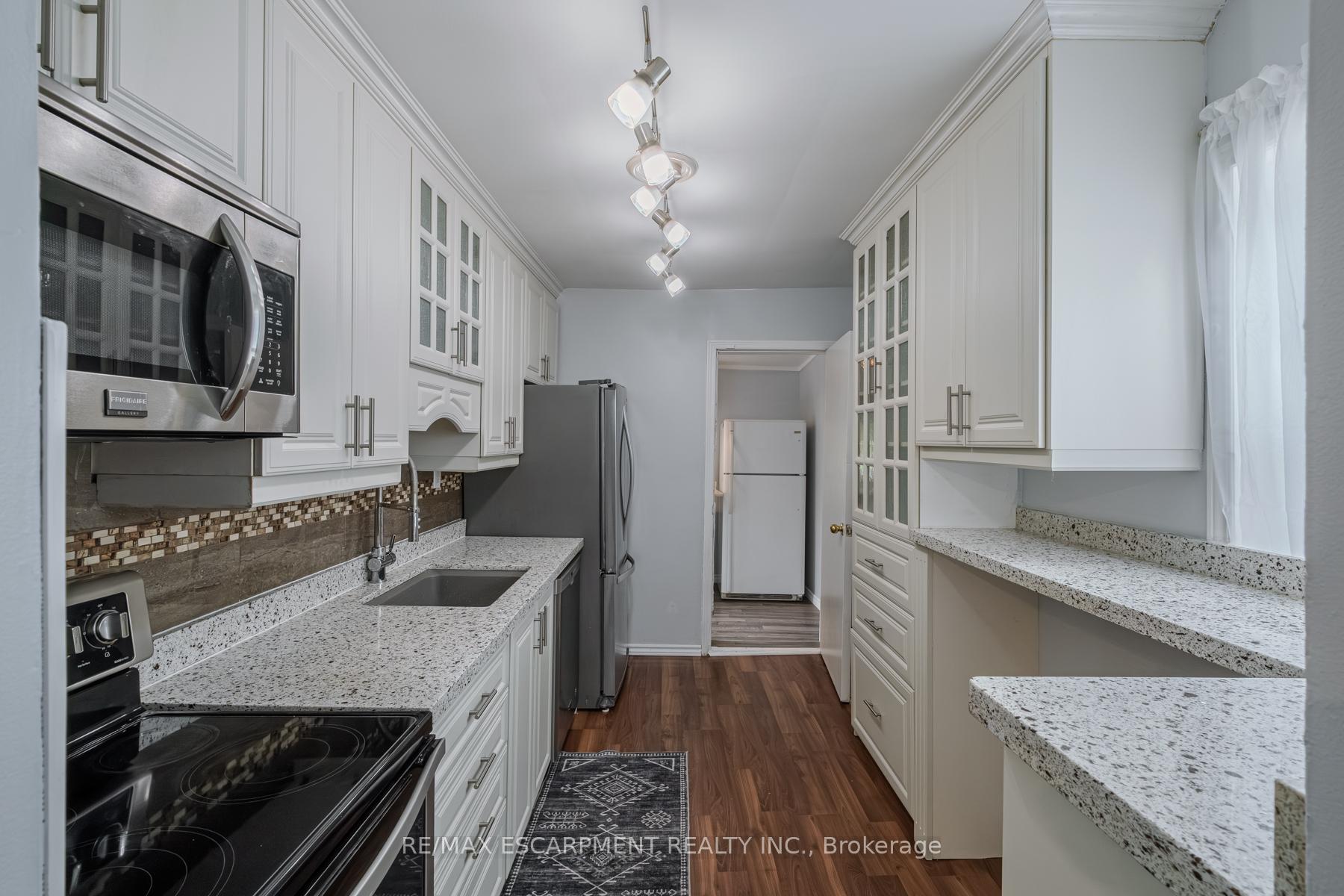 Photo 23 of 5 Dalhousie Avenue, Hamilton, Crown Point — HOMEH