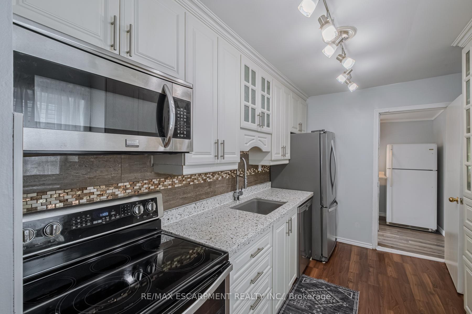 Photo 24 of 5 Dalhousie Avenue, Hamilton, Crown Point — HOMEH