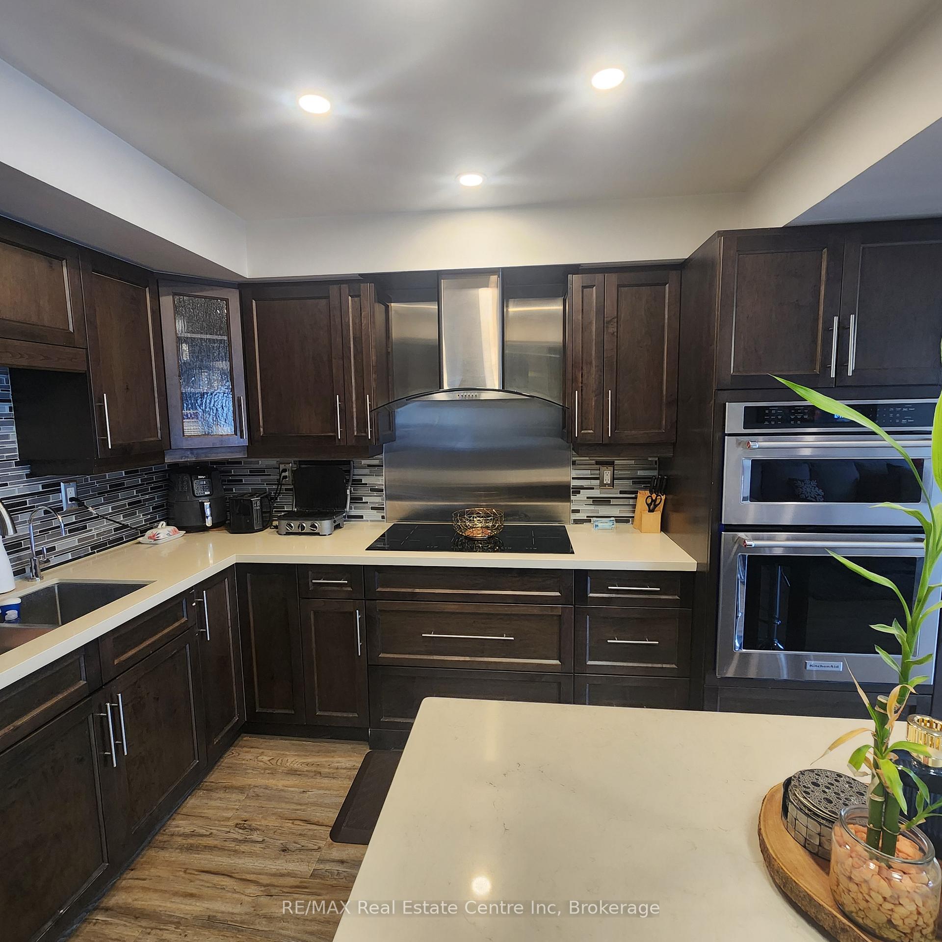 Photo 16 of 129 Lee Street, Guelph, Grange Road — HOMEH
