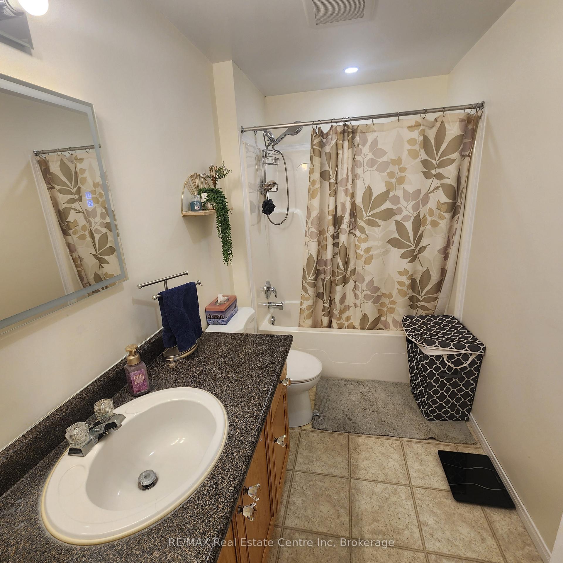 Photo 29 of 129 Lee Street, Guelph, Grange Road — HOMEH