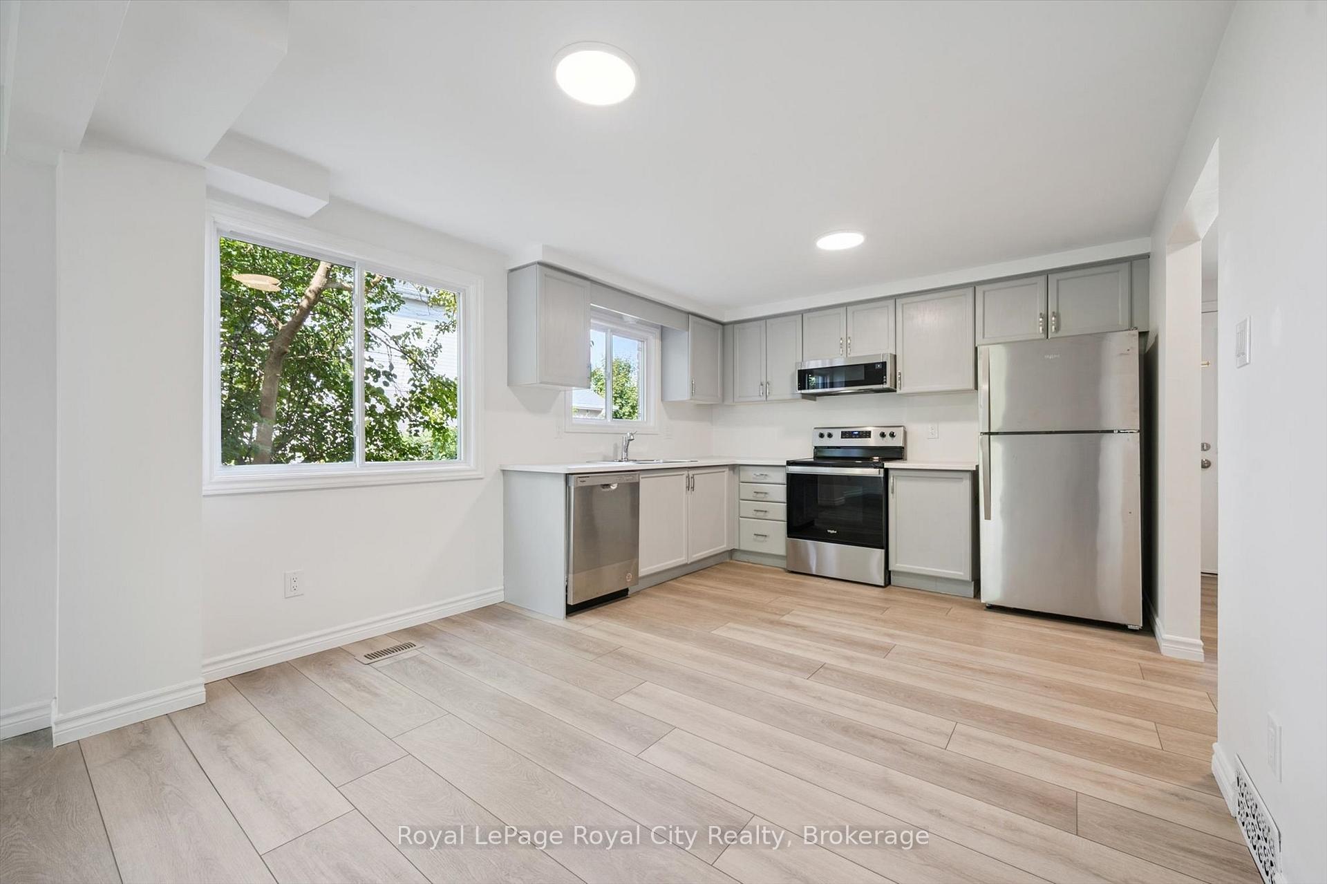 Photo 10 of 43 Koch Drive, Guelph, Kortright West — HOMEH