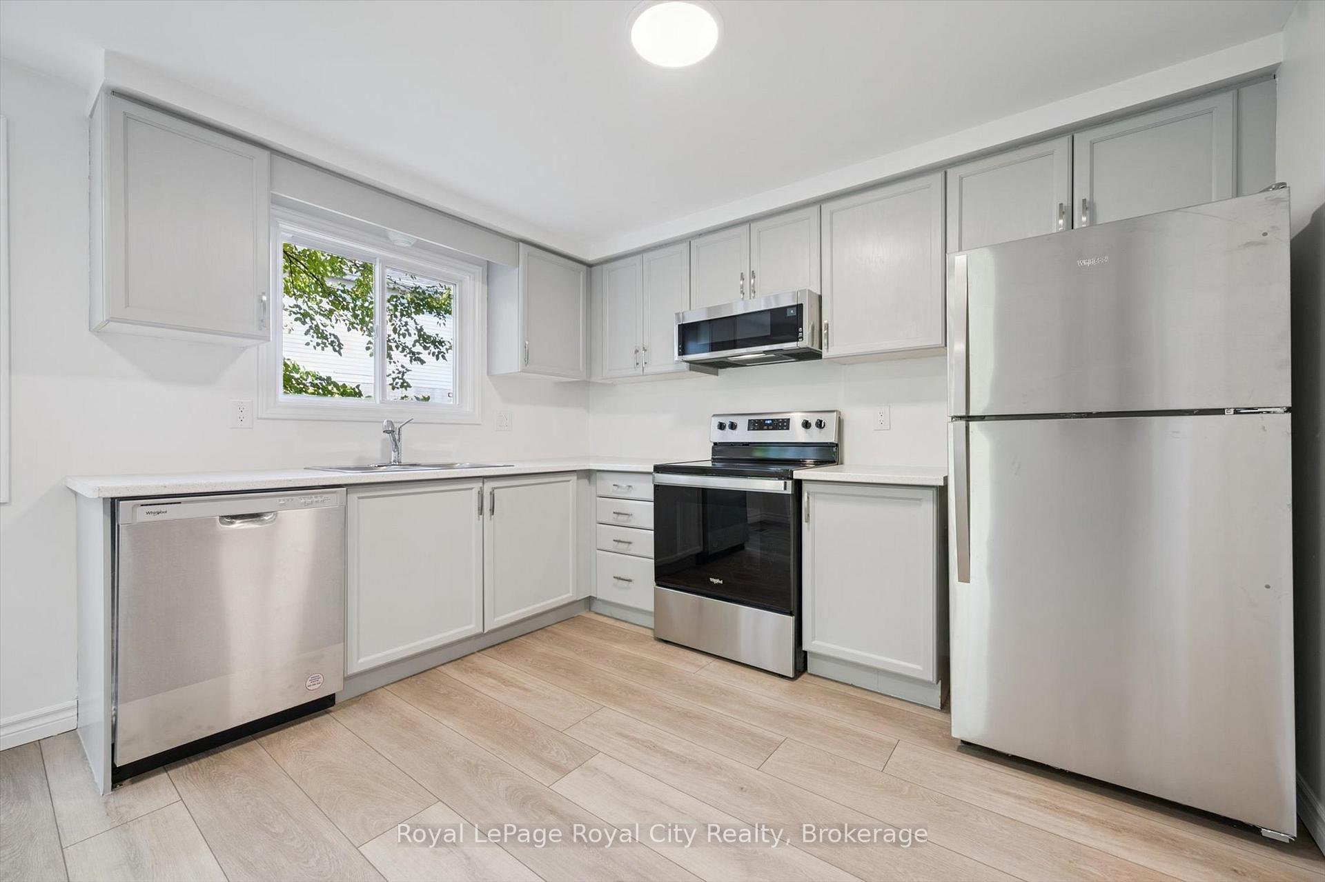 Photo 11 of 43 Koch Drive, Guelph, Kortright West — HOMEH