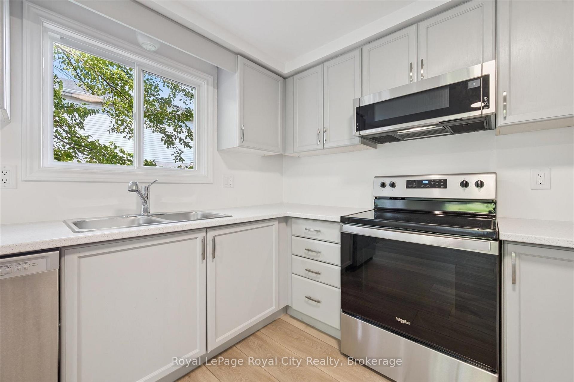Photo 14 of 43 Koch Drive, Guelph, Kortright West — HOMEH