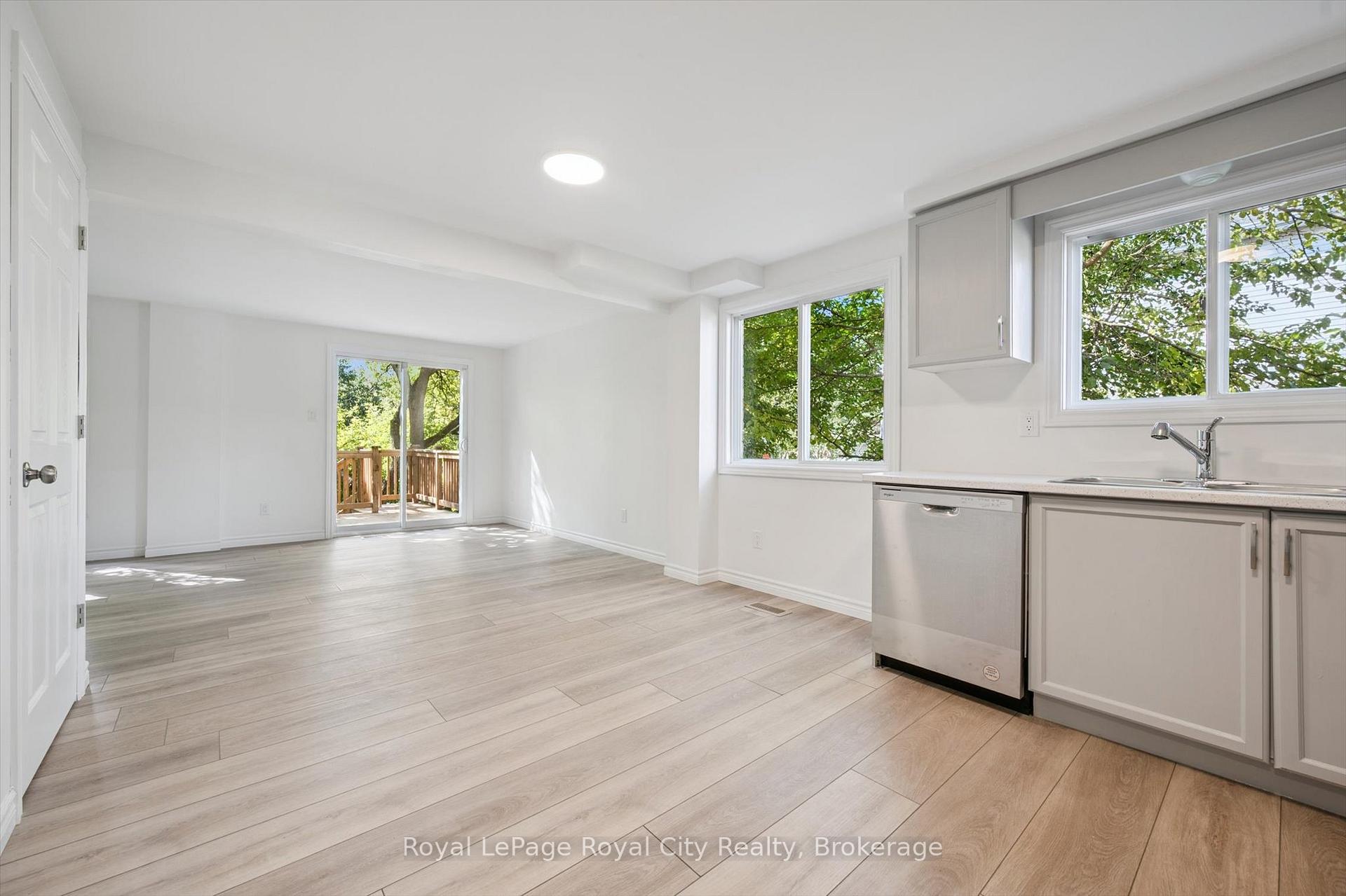 Photo 15 of 43 Koch Drive, Guelph, Kortright West — HOMEH