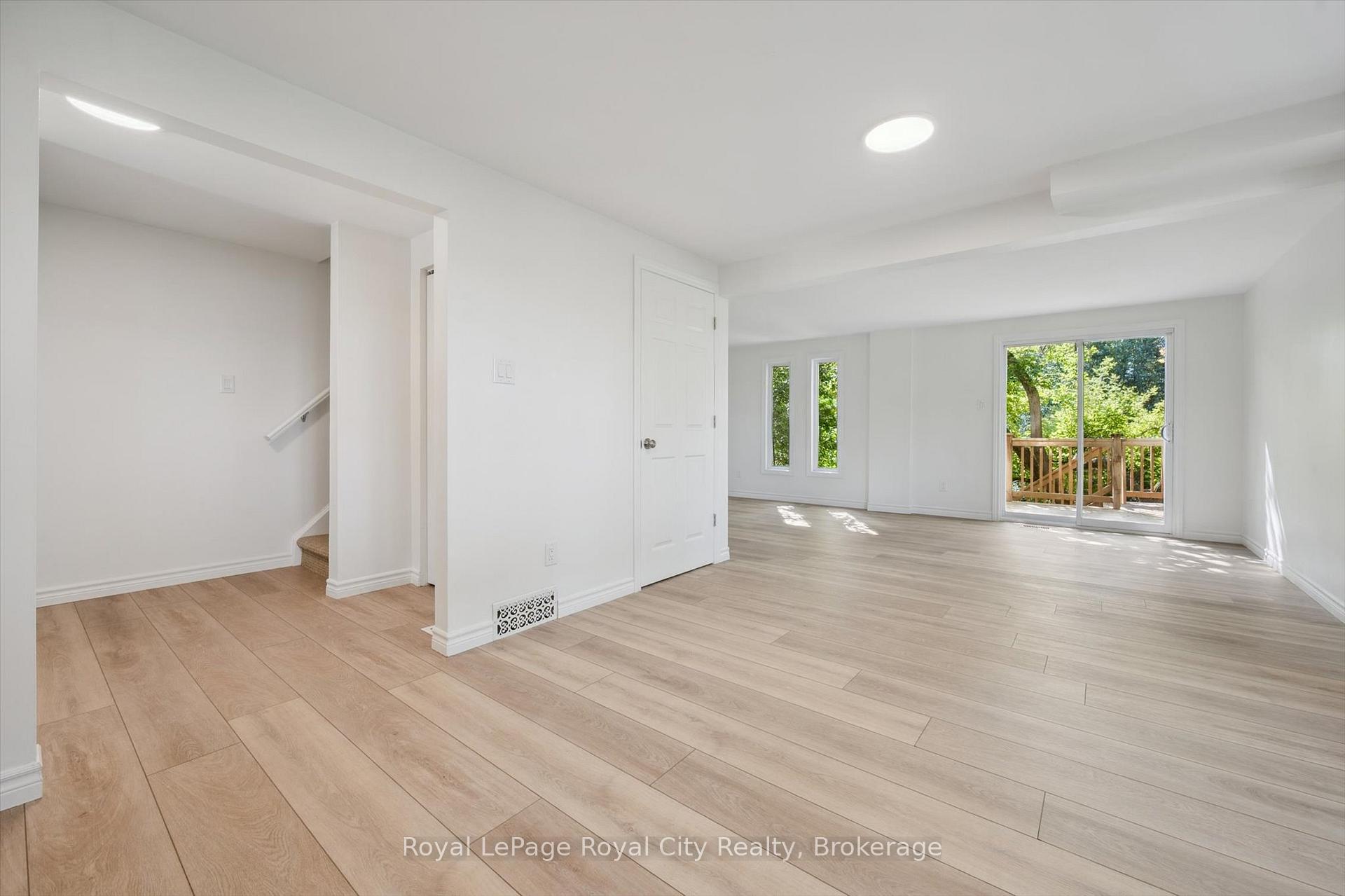 Photo 16 of 43 Koch Drive, Guelph, Kortright West — HOMEH
