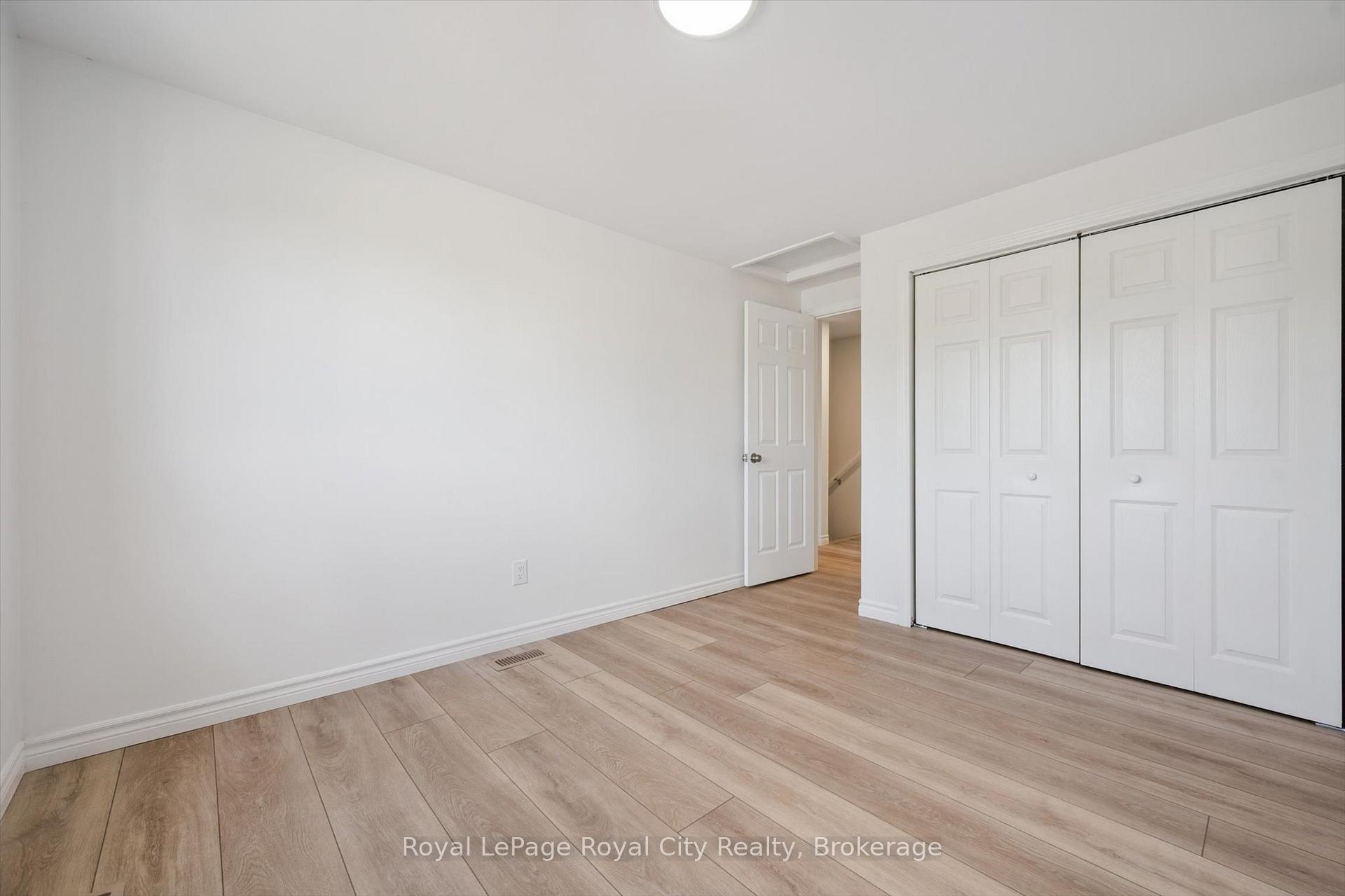 Photo 20 of 43 Koch Drive, Guelph, Kortright West — HOMEH