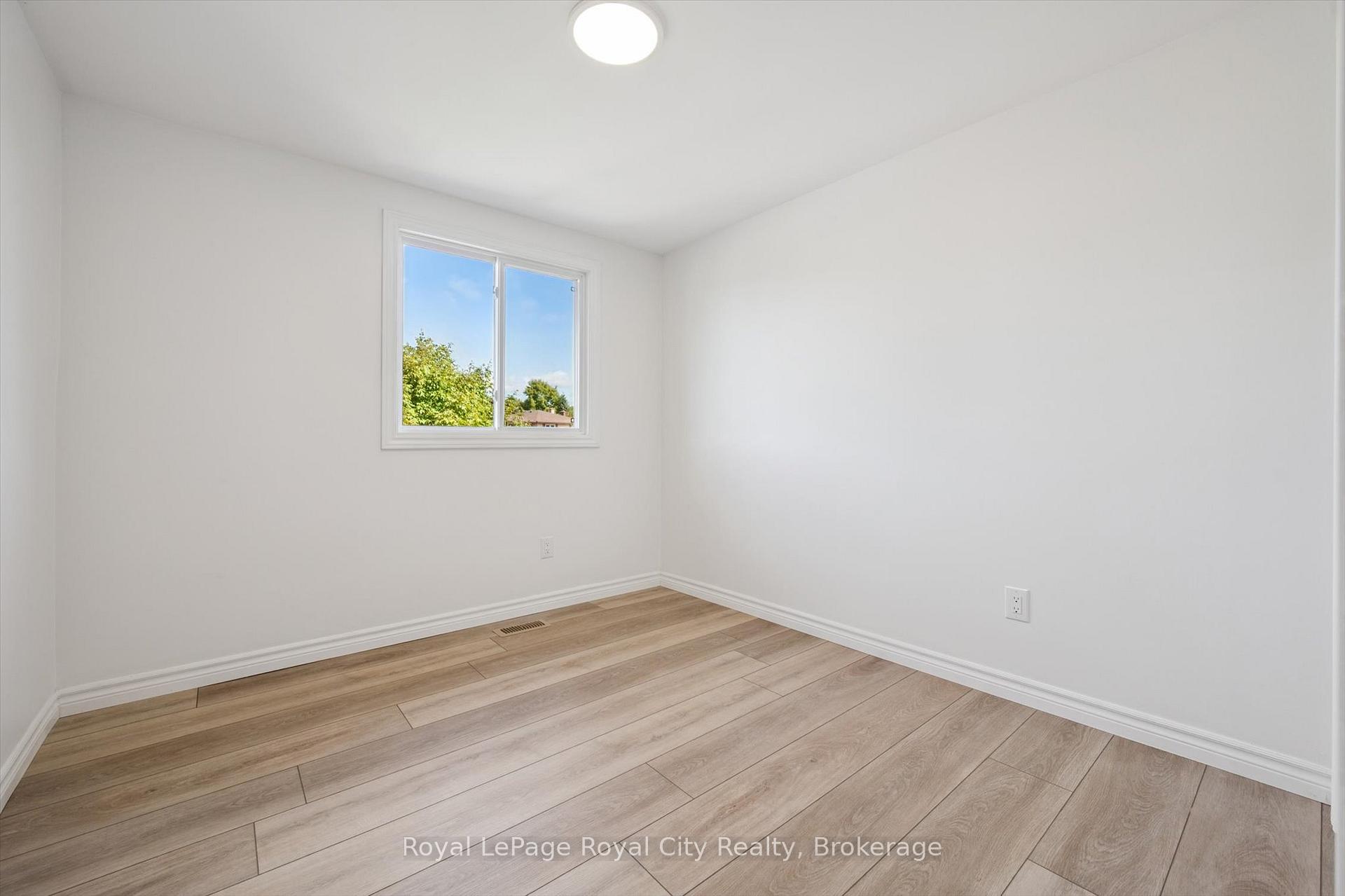 Photo 22 of 43 Koch Drive, Guelph, Kortright West — HOMEH