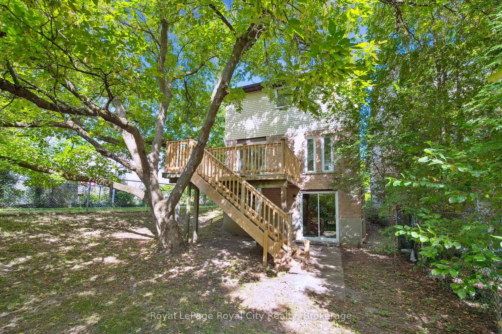 Photo 30 of 43 Koch Drive, Guelph, Kortright West — HOMEH