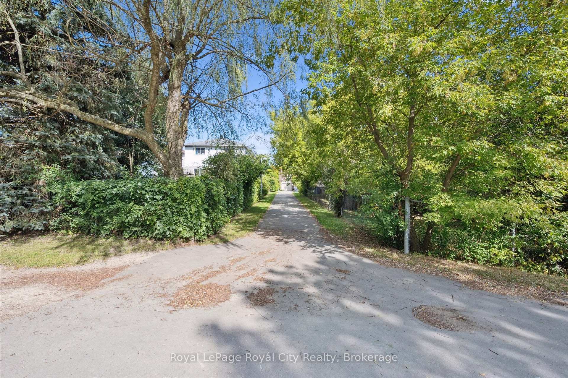 Photo 35 of 43 Koch Drive, Guelph, Kortright West — HOMEH