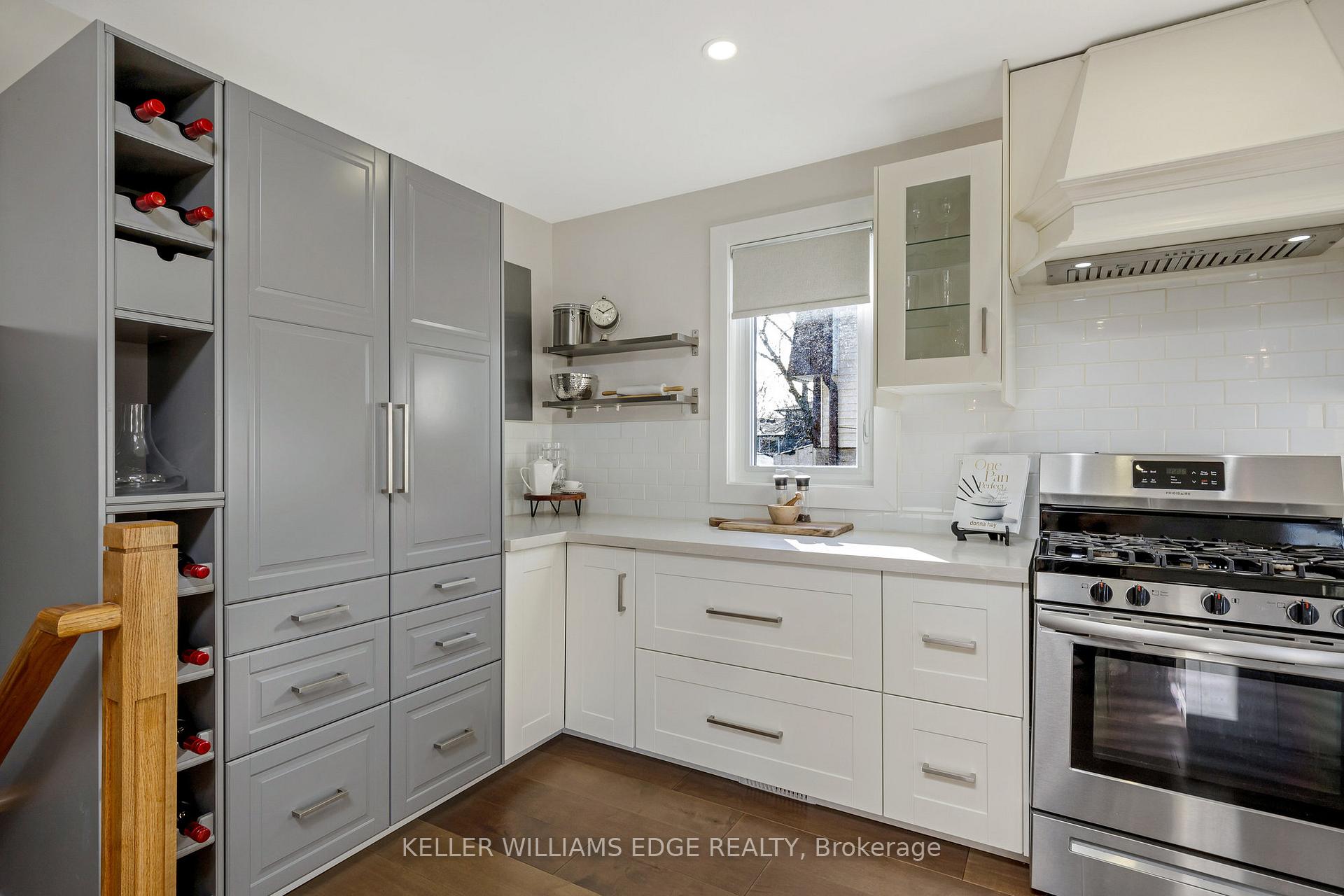 Photo 7 of 710 Applewood Crescent, Milton, Dorset Park — HOMEH