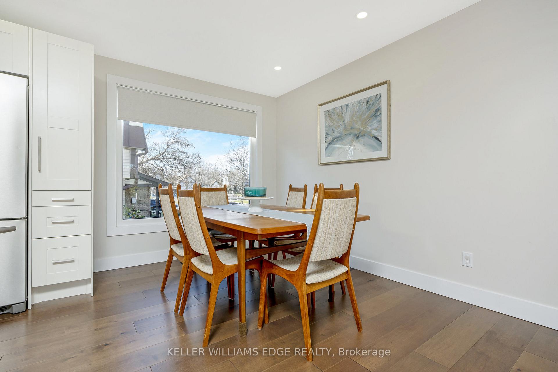 Photo 10 of 710 Applewood Crescent, Milton, Dorset Park — HOMEH