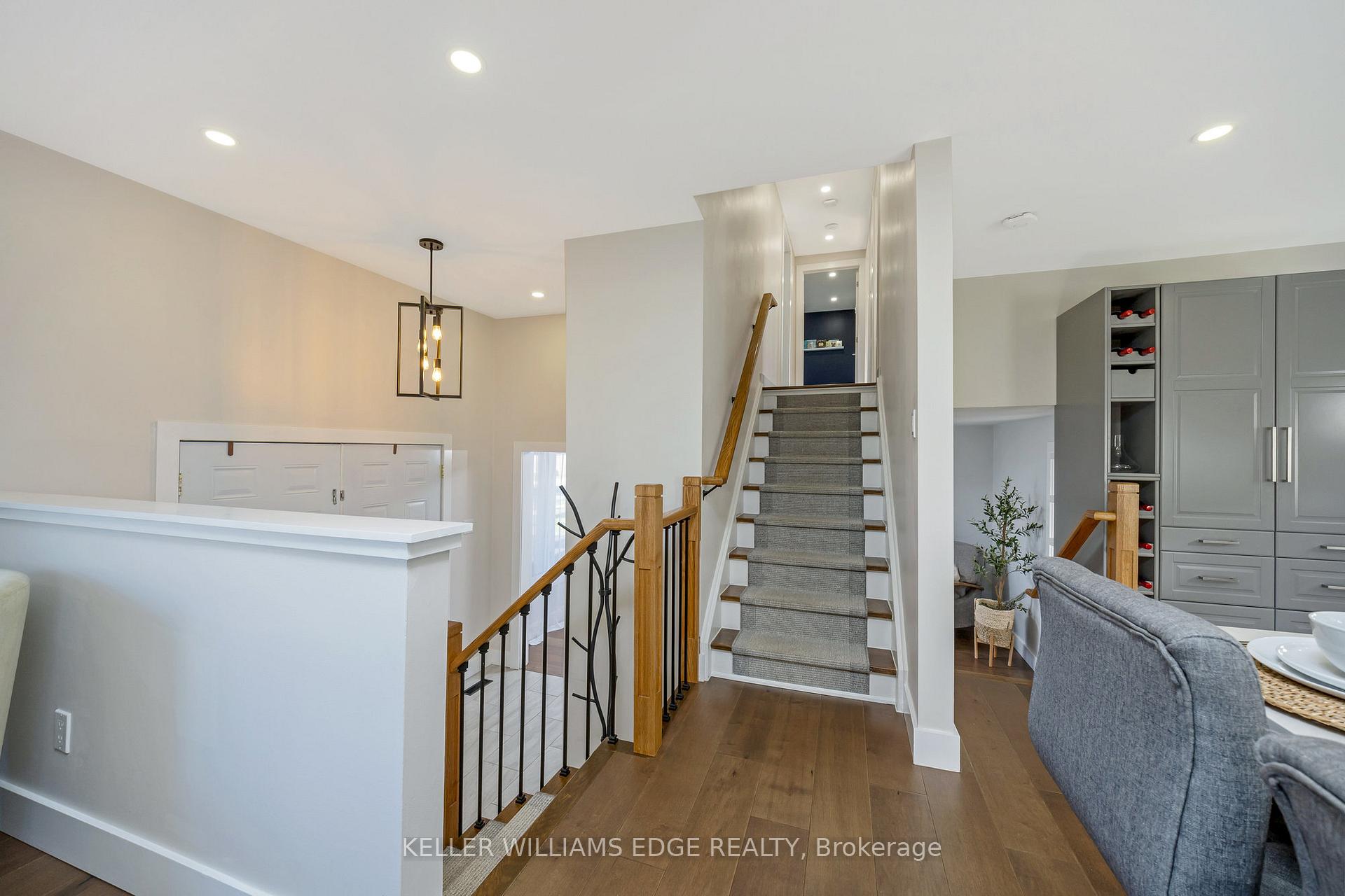 Photo 11 of 710 Applewood Crescent, Milton, Dorset Park — HOMEH
