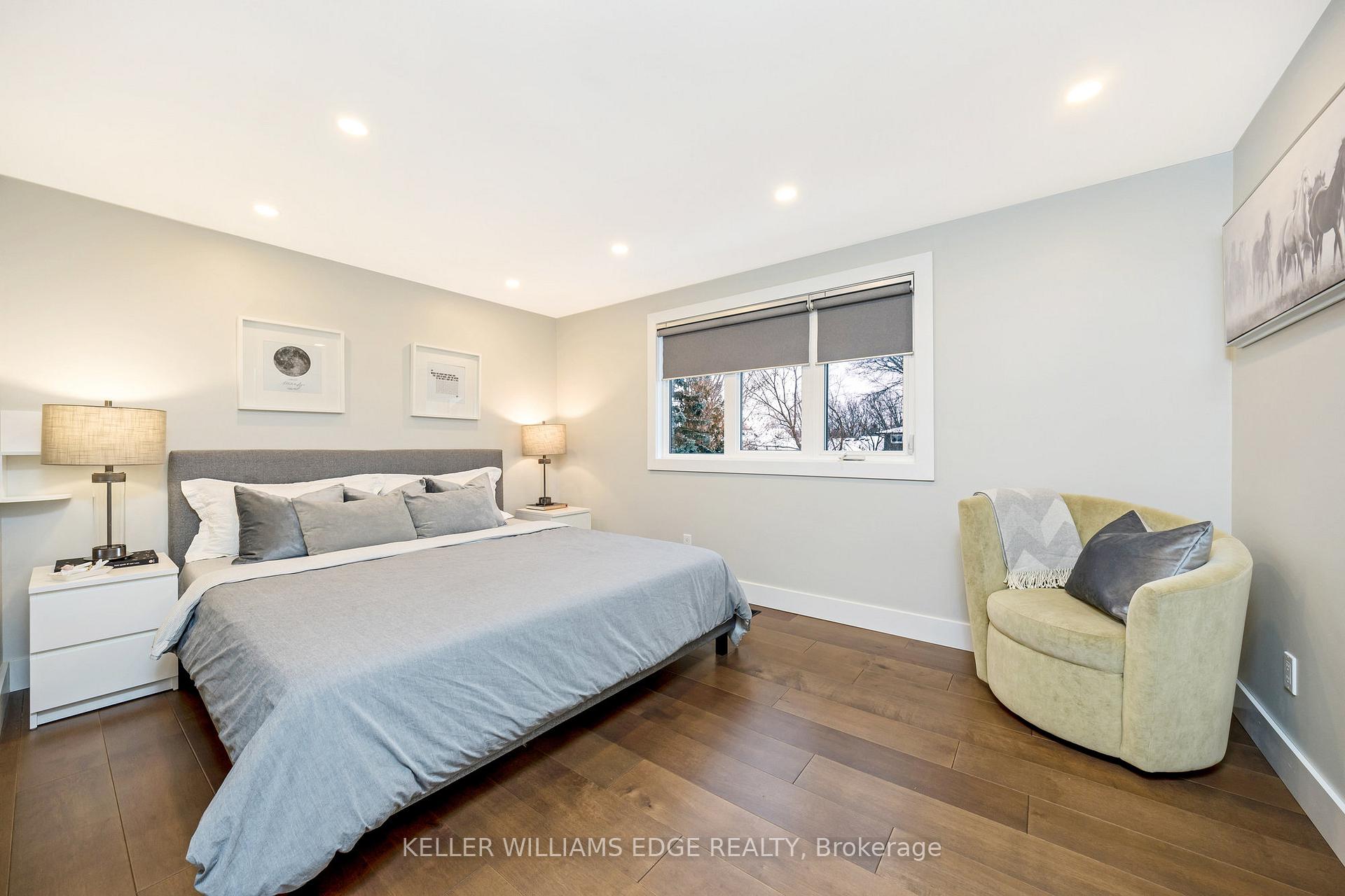 Photo 12 of 710 Applewood Crescent, Milton, Dorset Park — HOMEH