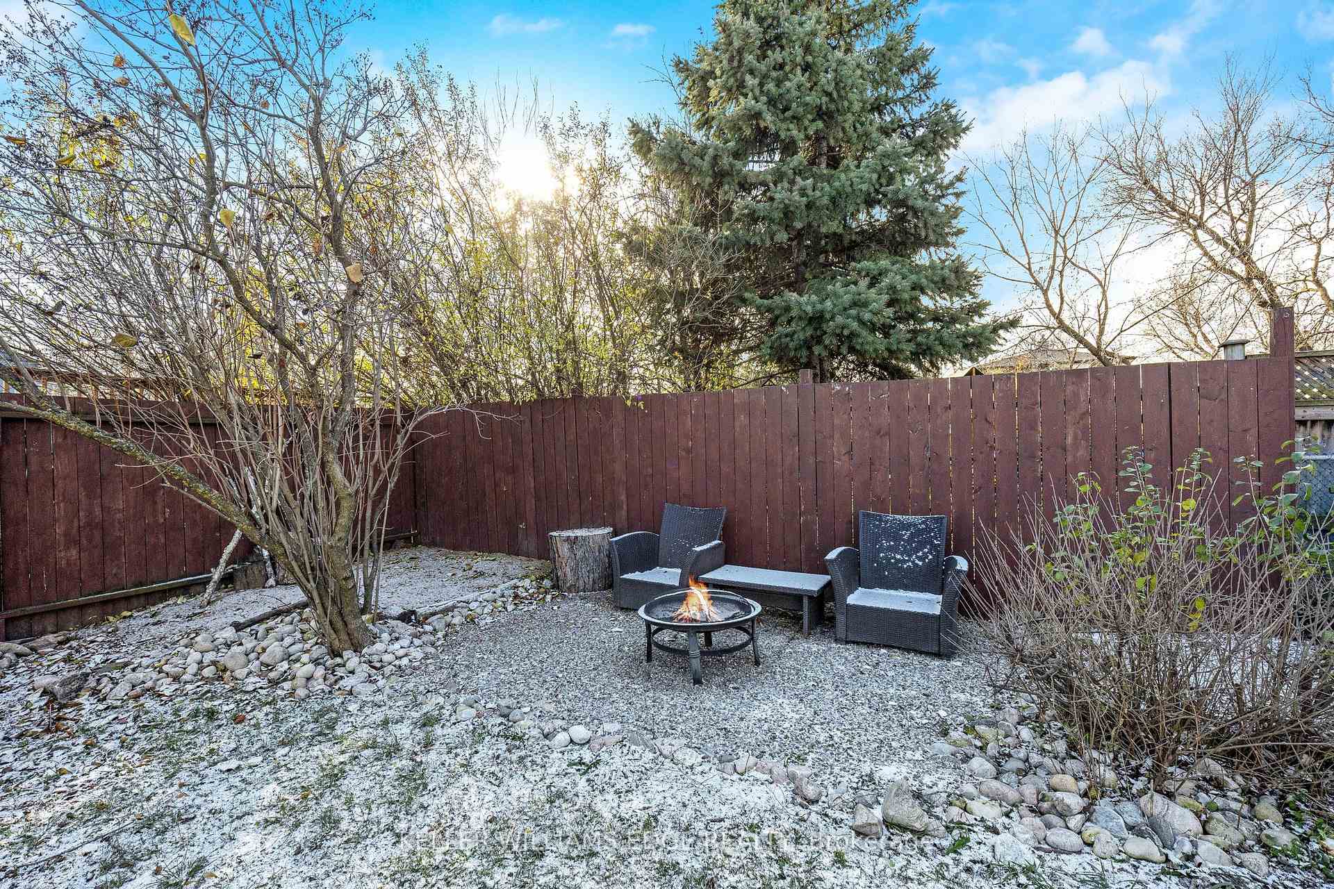 Photo 29 of 710 Applewood Crescent, Milton, Dorset Park — HOMEH