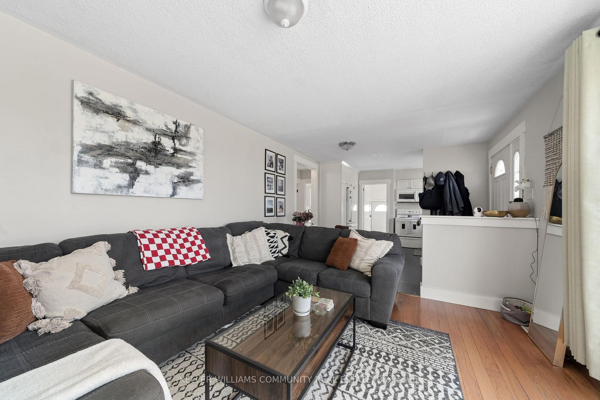 Photo 7 of 882 Birch Avenue, Peterborough, Northcrest Ward 5 — HOMEH