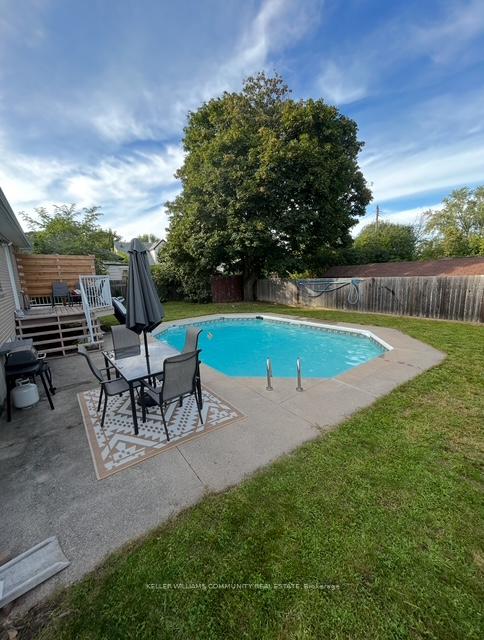 Photo 33 of 882 Birch Avenue, Peterborough, Northcrest Ward 5 — HOMEH