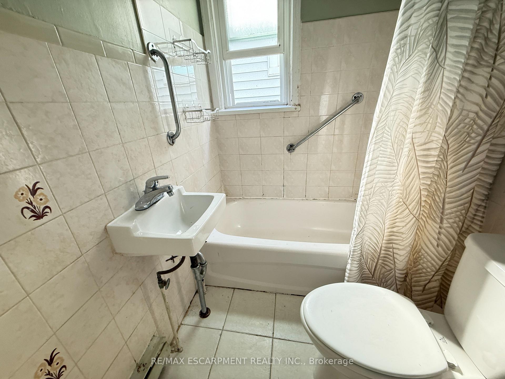 Photo 8 of 317 Brunswick Street, Hamilton, McQuesten — HOMEH