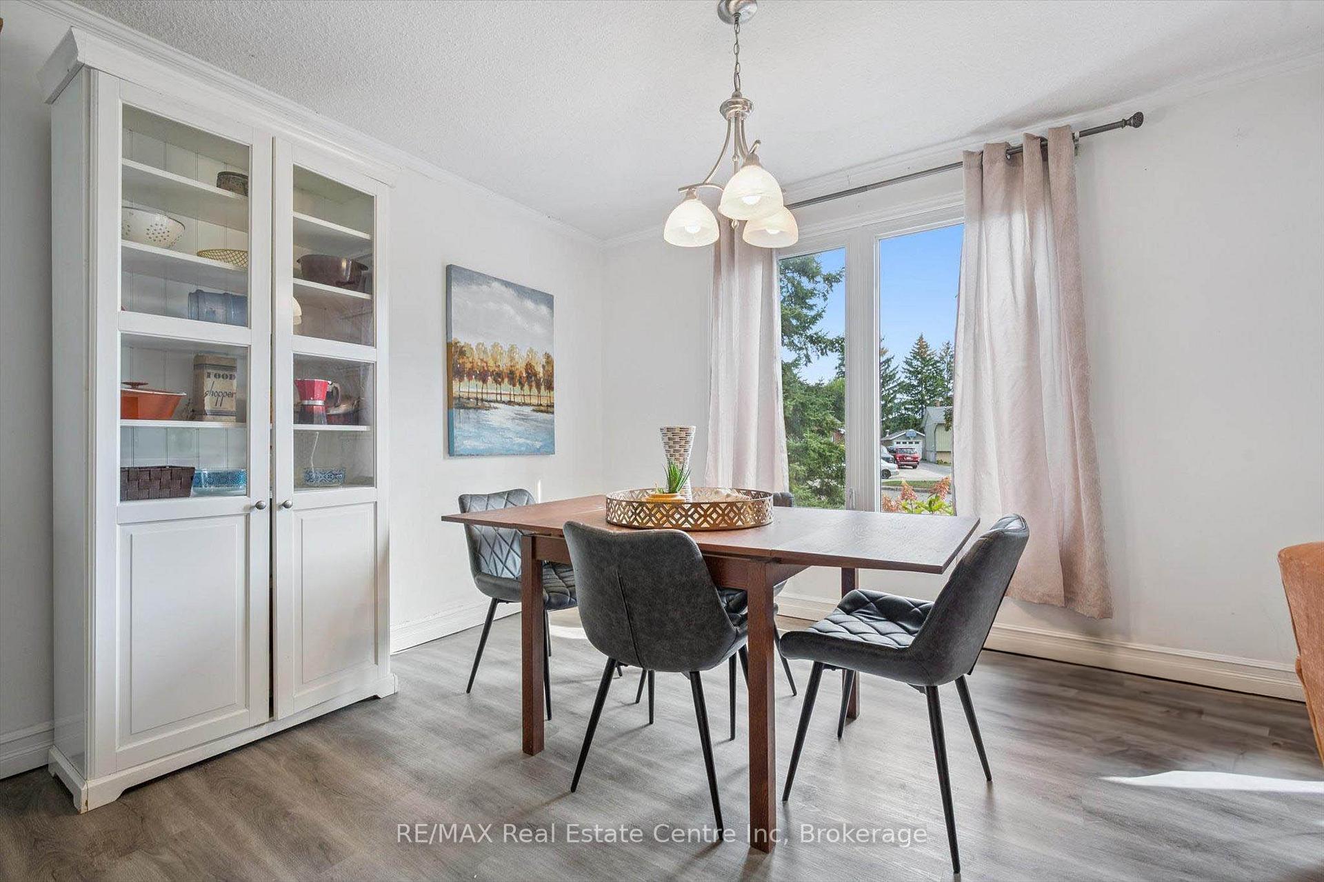 Photo 7 of 15 Avra Court, Guelph, Willow West/Sugarbush/West Acres — HOMEH
