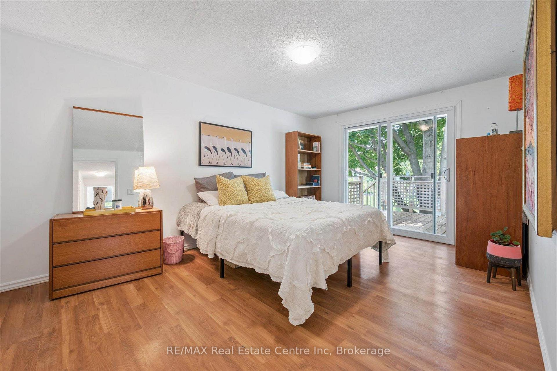 Photo 9 of 15 Avra Court, Guelph, Willow West/Sugarbush/West Acres — HOMEH