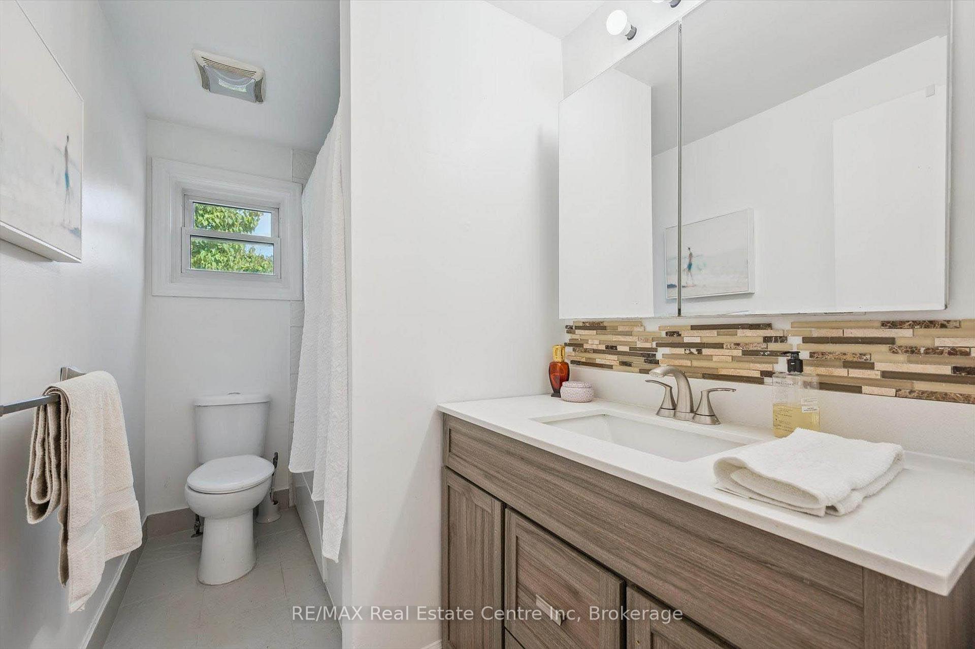 Photo 10 of 15 Avra Court, Guelph, Willow West/Sugarbush/West Acres — HOMEH