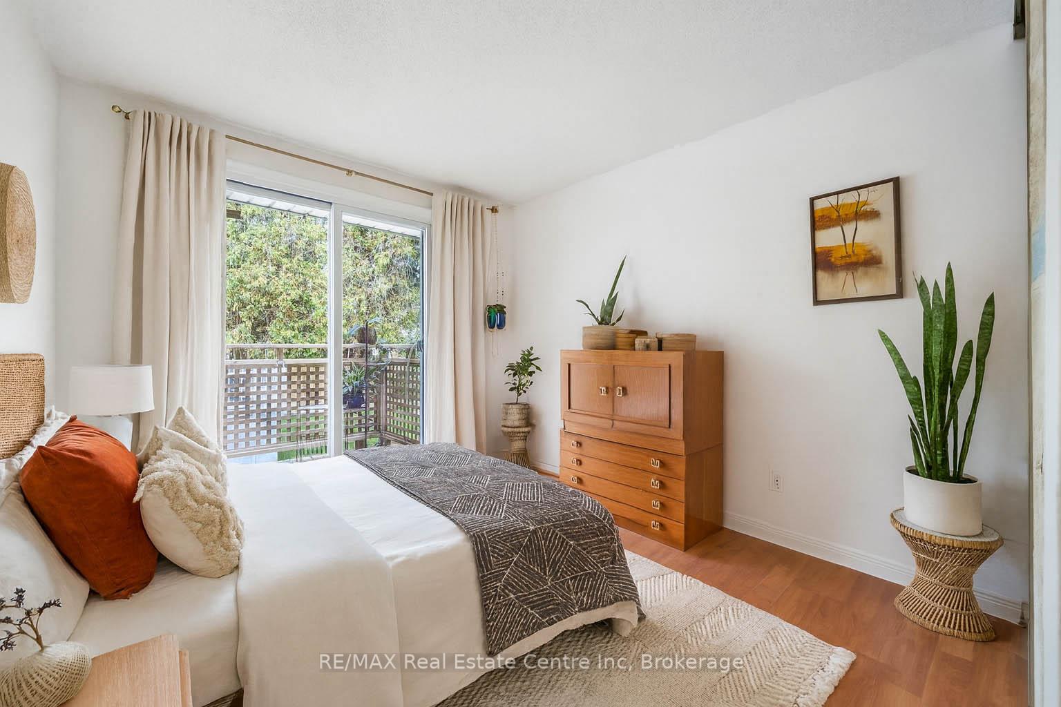 Photo 11 of 15 Avra Court, Guelph, Willow West/Sugarbush/West Acres — HOMEH