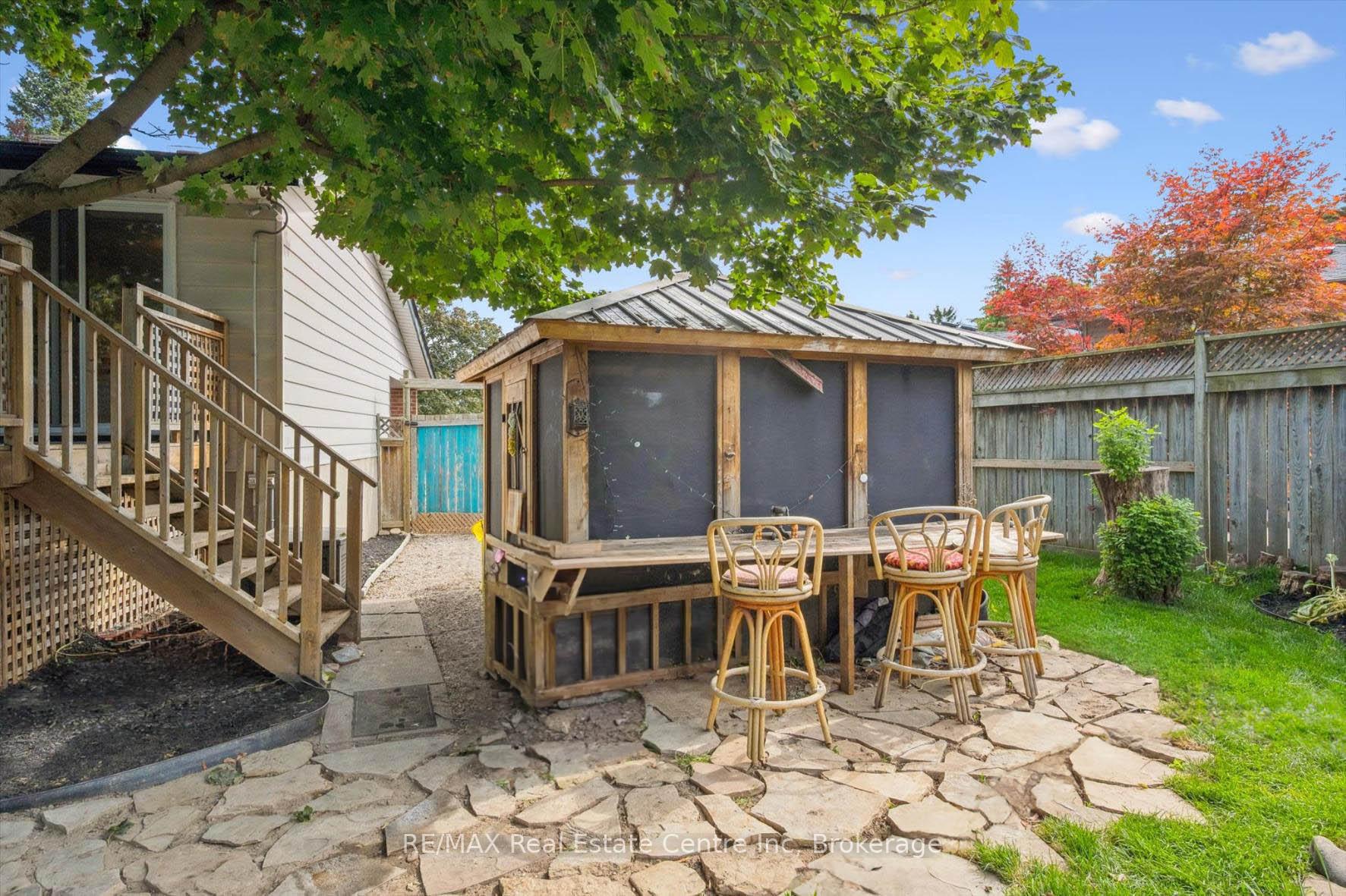 Photo 23 of 15 Avra Court, Guelph, Willow West/Sugarbush/West Acres — HOMEH