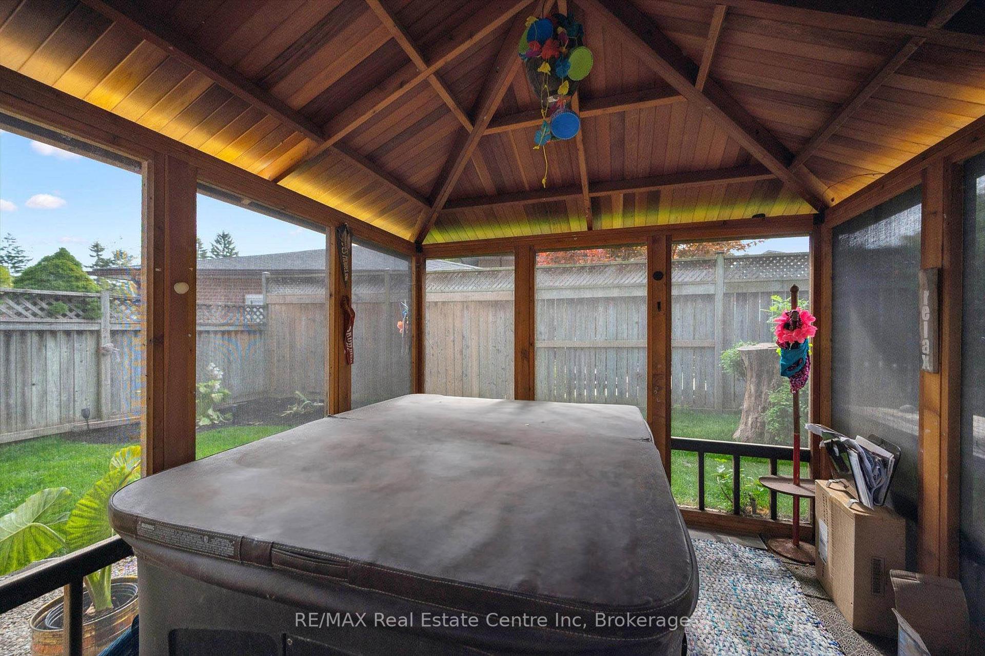 Photo 24 of 15 Avra Court, Guelph, Willow West/Sugarbush/West Acres — HOMEH
