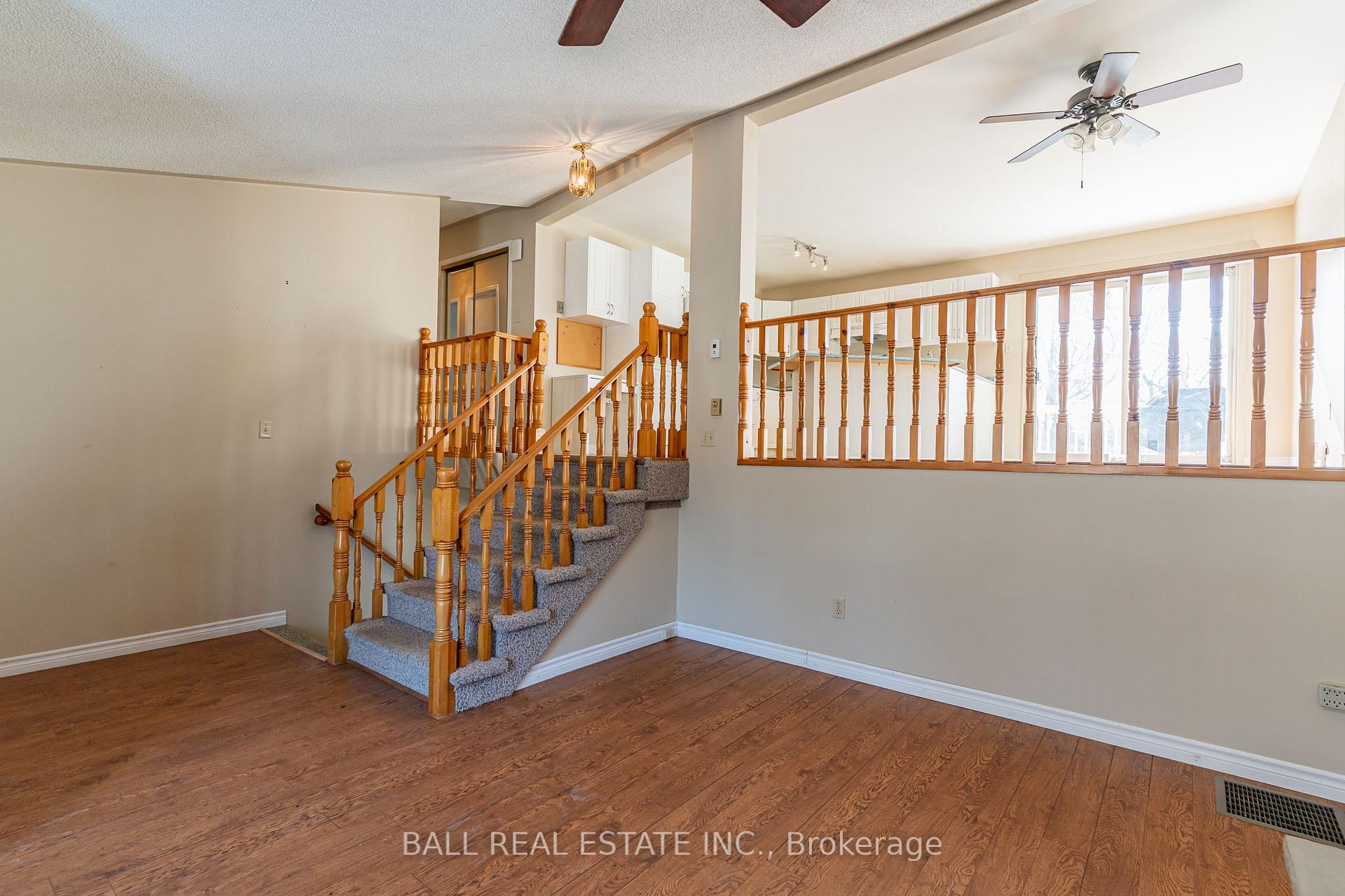Photo 5 of 12 Cedartree Lane, Kawartha Lakes, Bobcaygeon — HOMEH