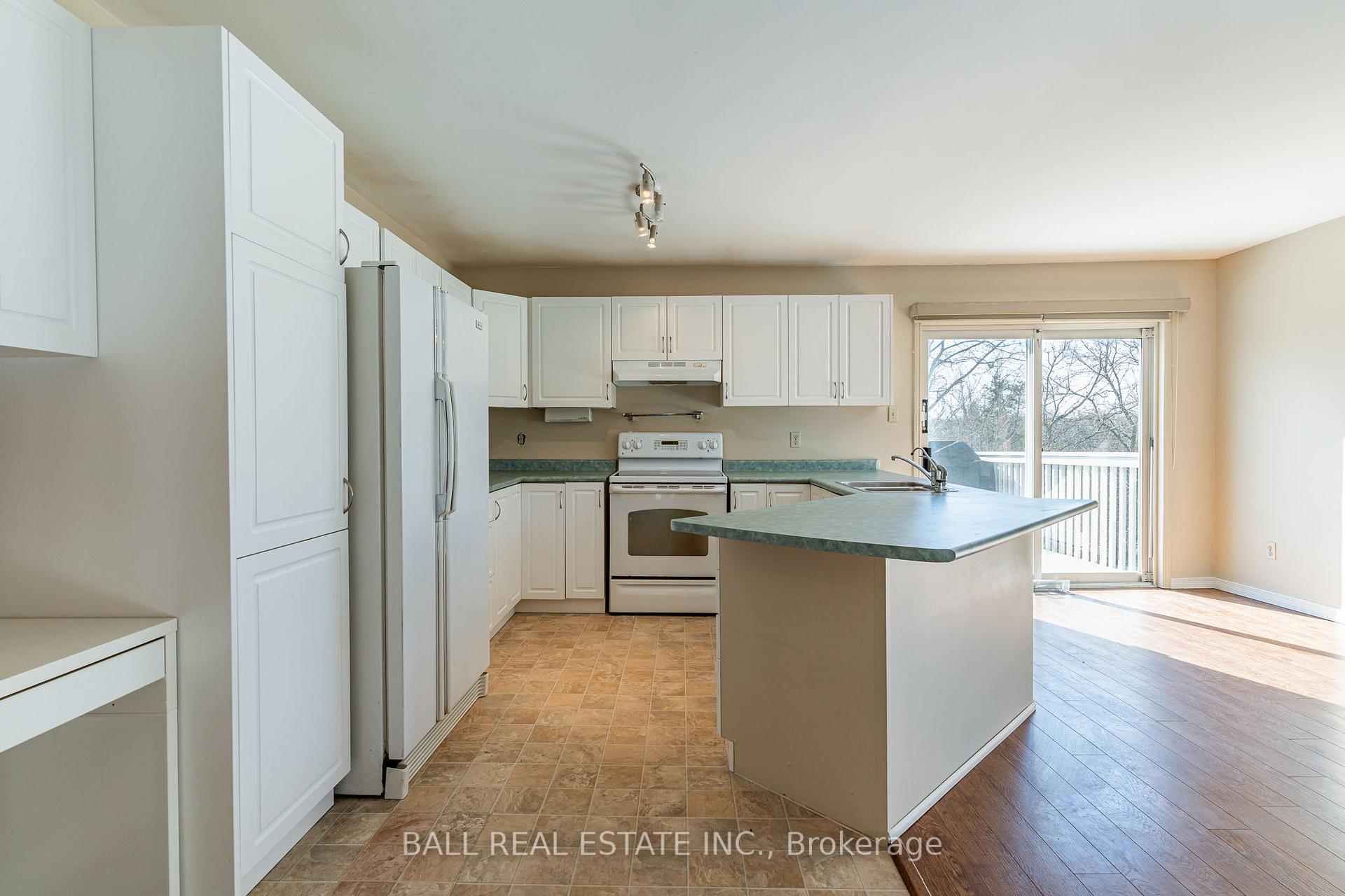 Photo 7 of 12 Cedartree Lane, Kawartha Lakes, Bobcaygeon — HOMEH
